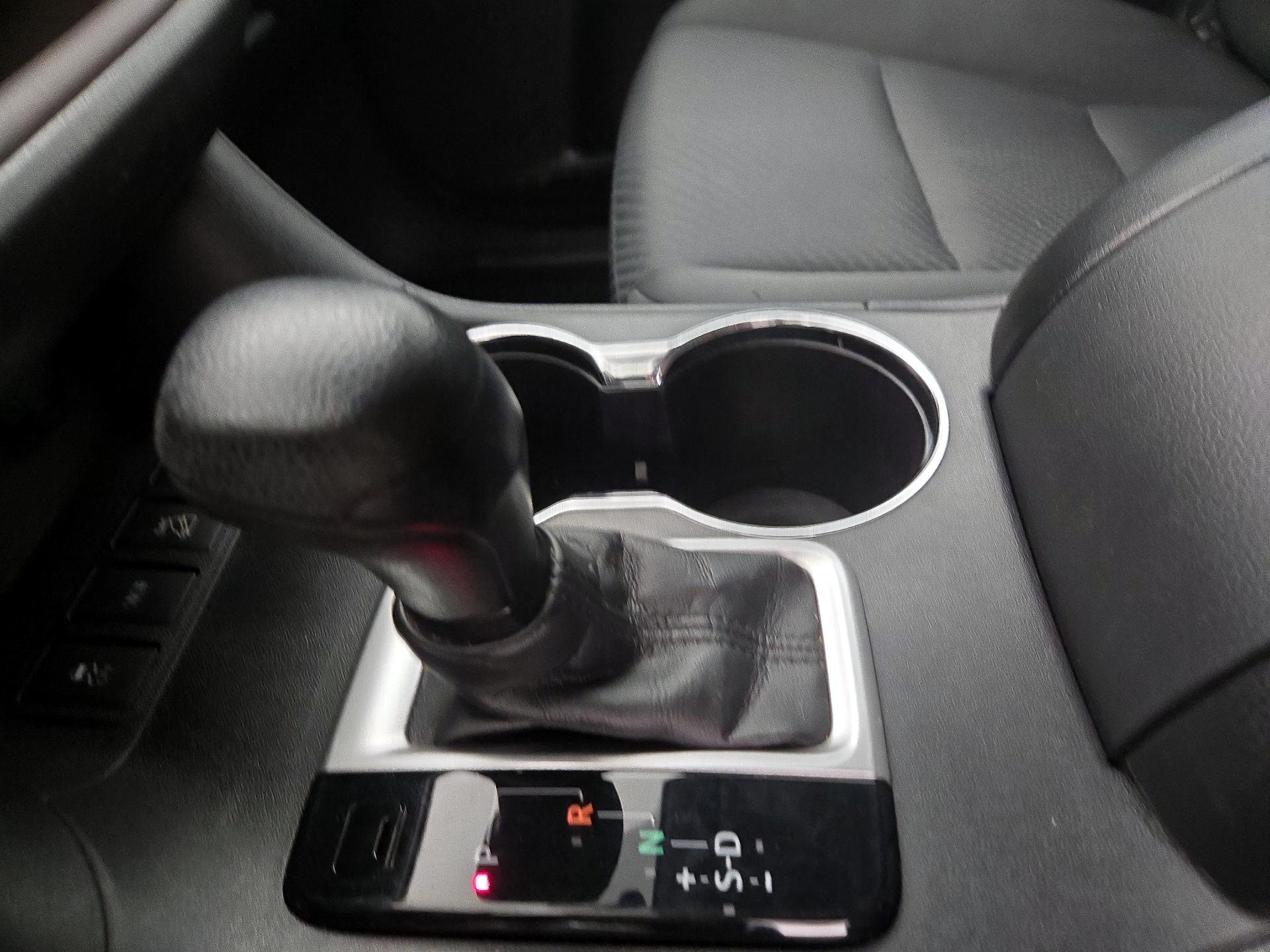 Thumbnail: 2016 Toyota Highlander - 17