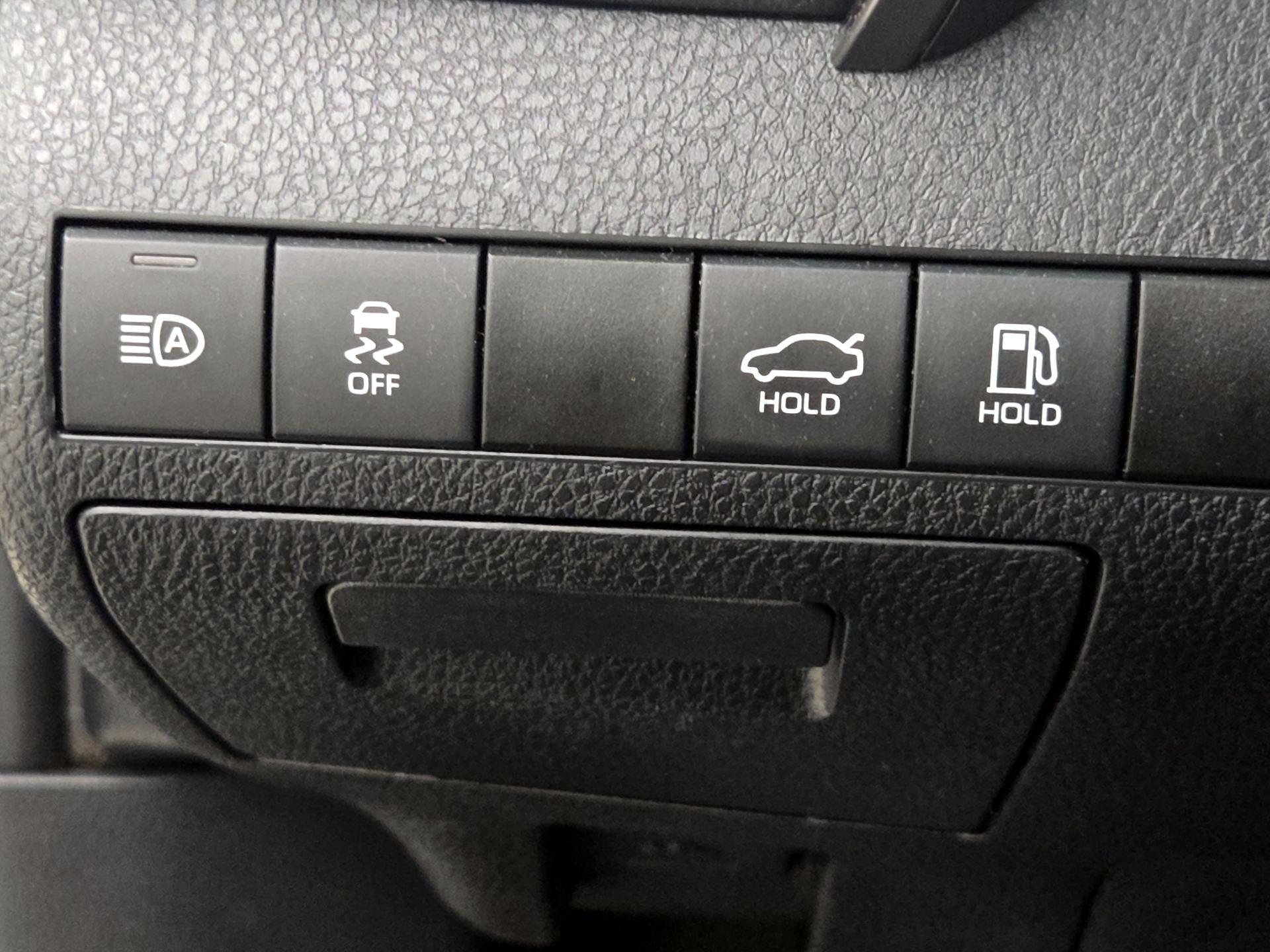 Thumbnail: 2019 Toyota Camry - 13