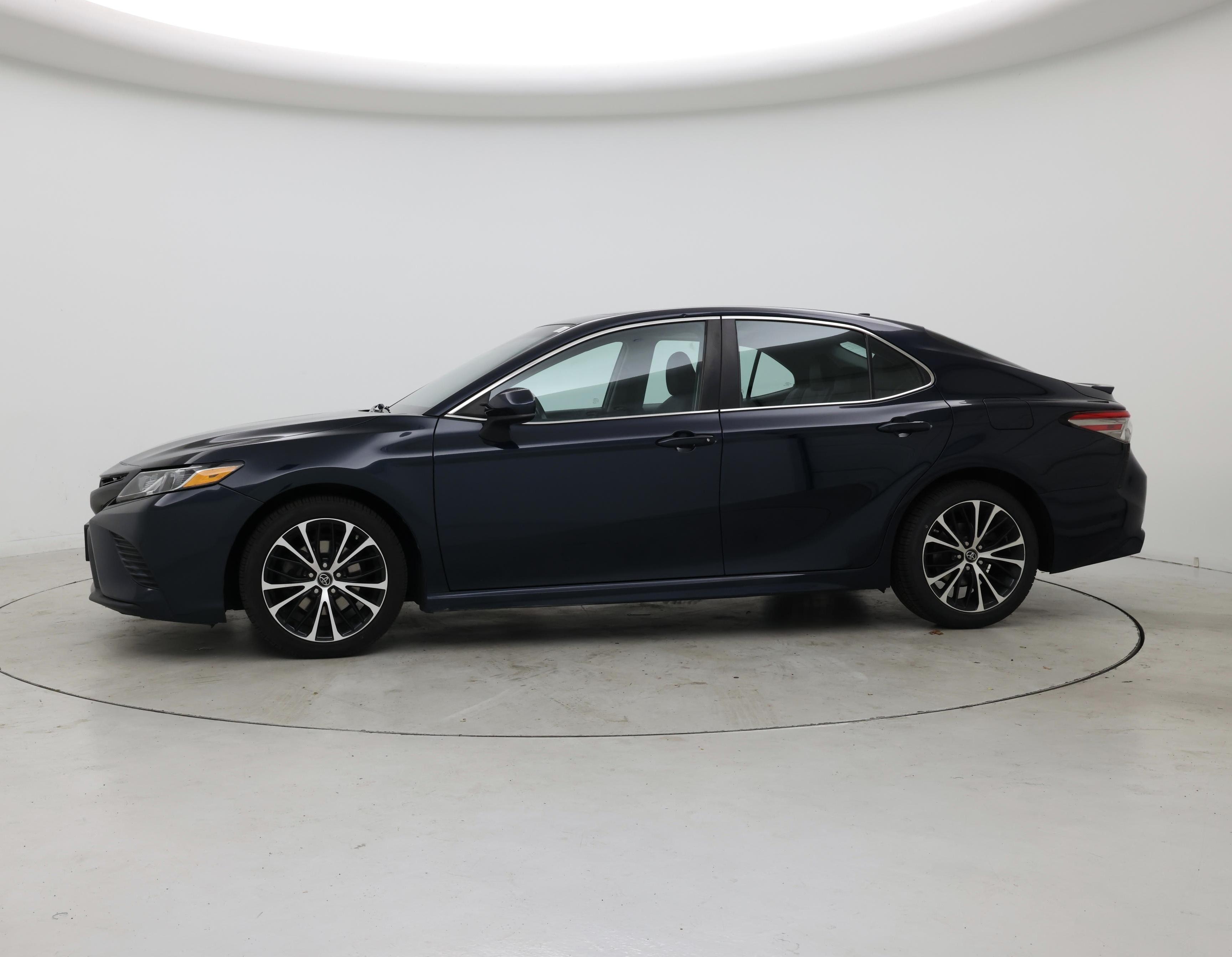 Thumbnail: 2019 Toyota Camry - 3