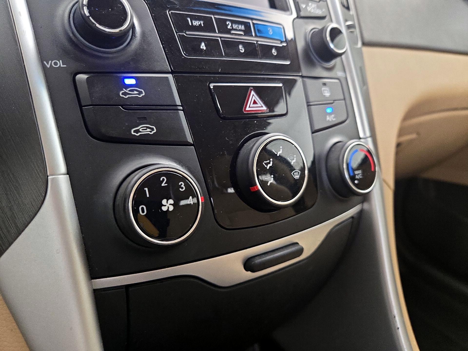 Thumbnail: 2014 Hyundai Sonata - 15