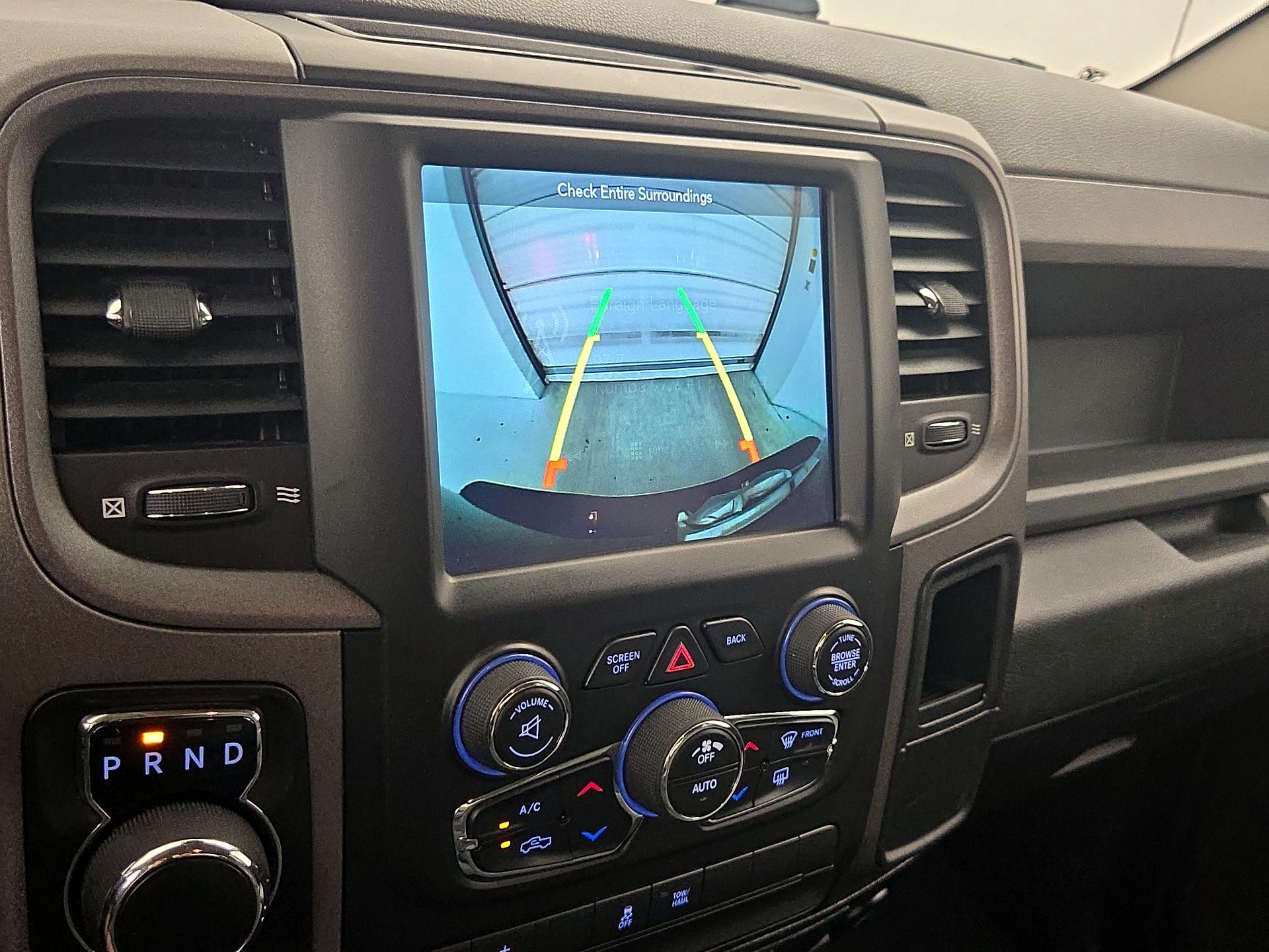 Thumbnail: 2019 RAM 1500 Classic - 14