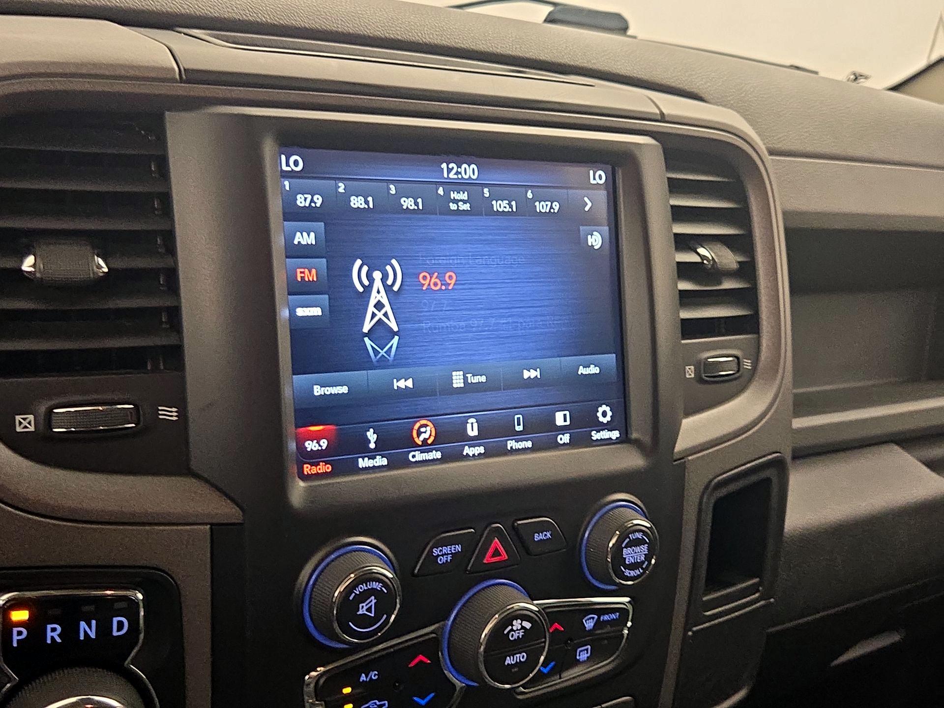 Thumbnail: 2019 RAM 1500 Classic - 15