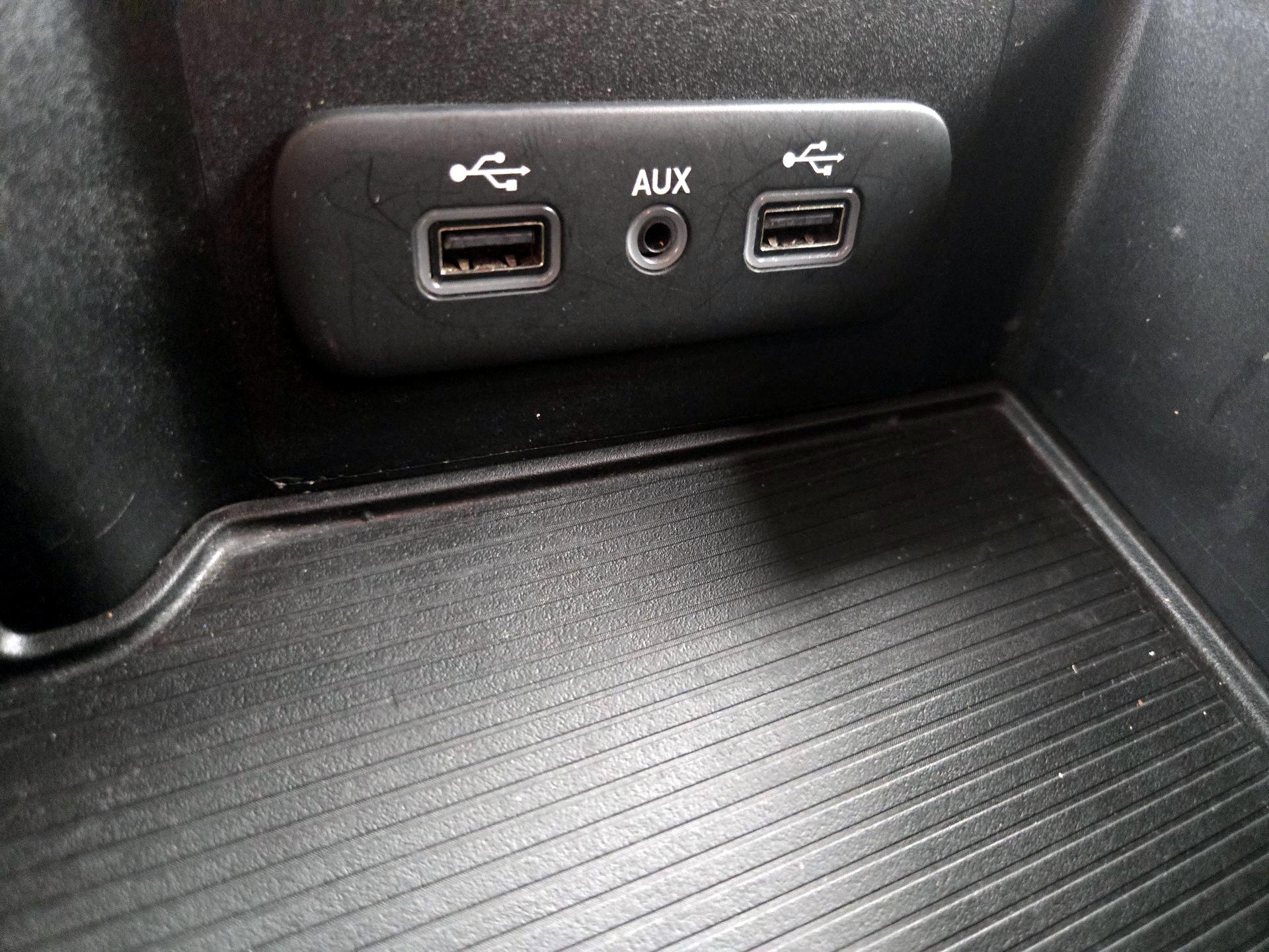 Thumbnail: 2019 RAM 1500 Classic - 18