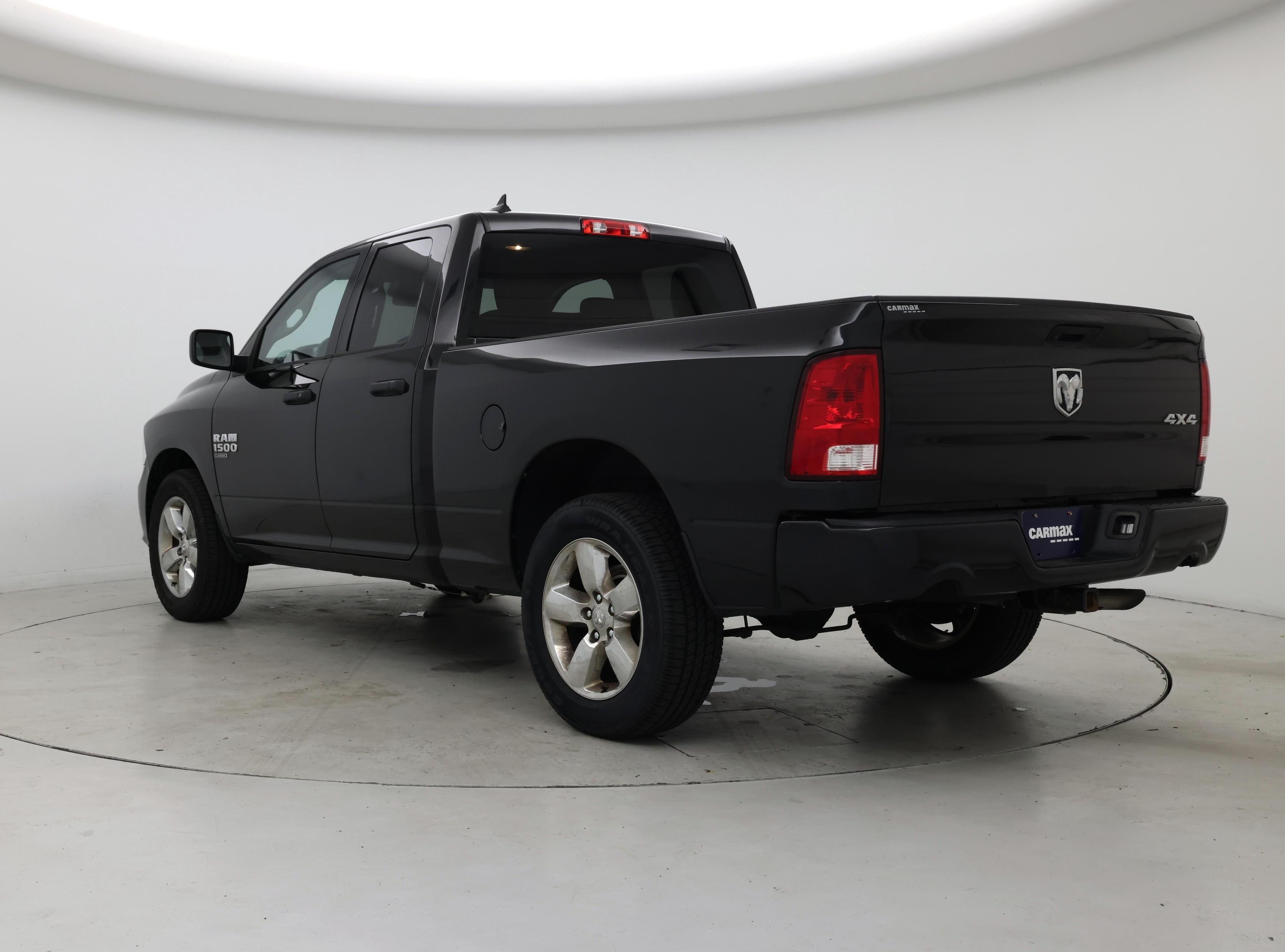 Thumbnail: 2019 RAM 1500 Classic - 2