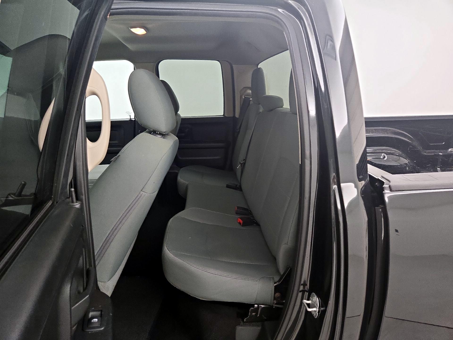 Thumbnail: 2019 RAM 1500 Classic - 19