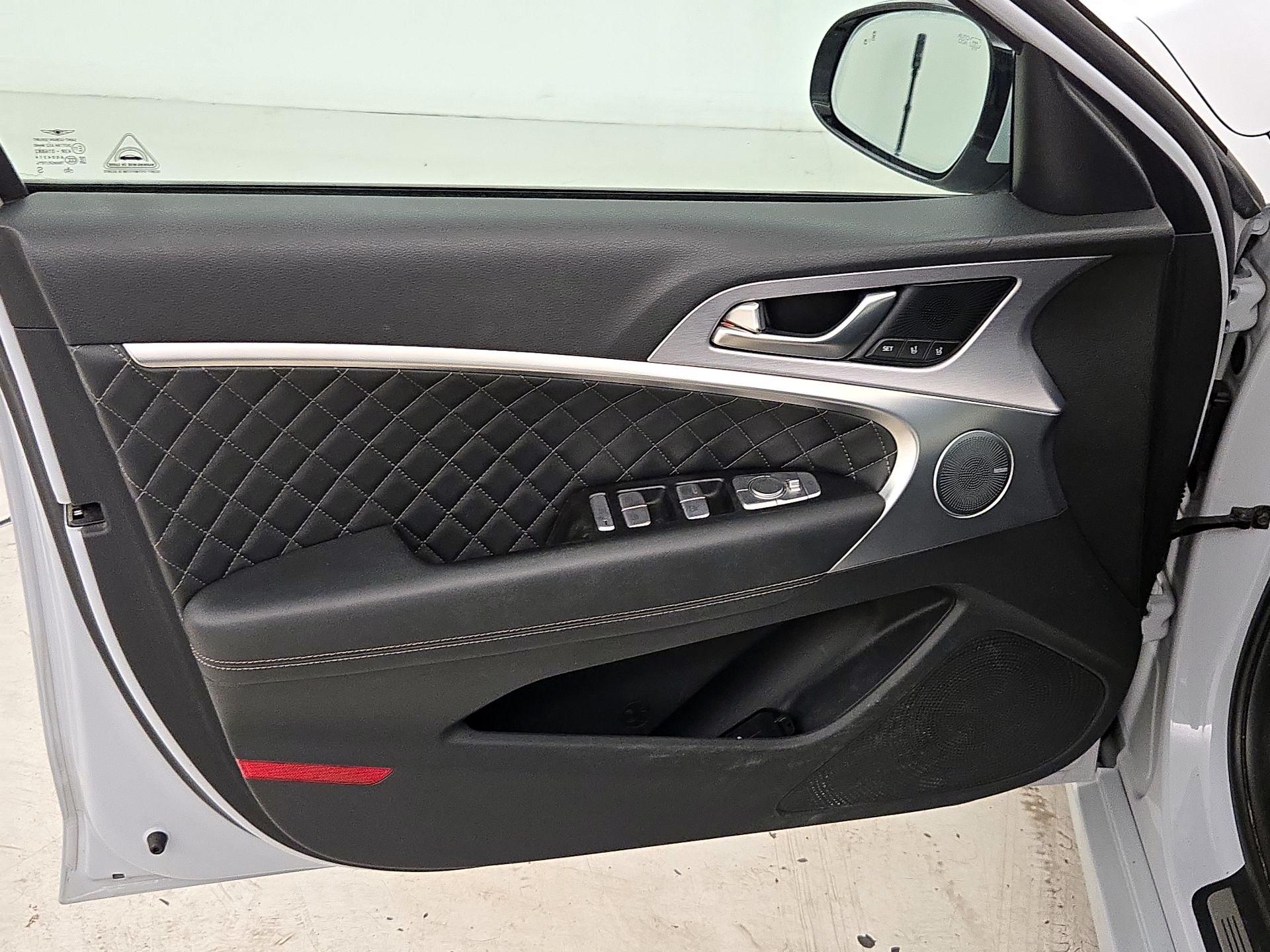 Thumbnail: 2019 Genesis G70 - 12