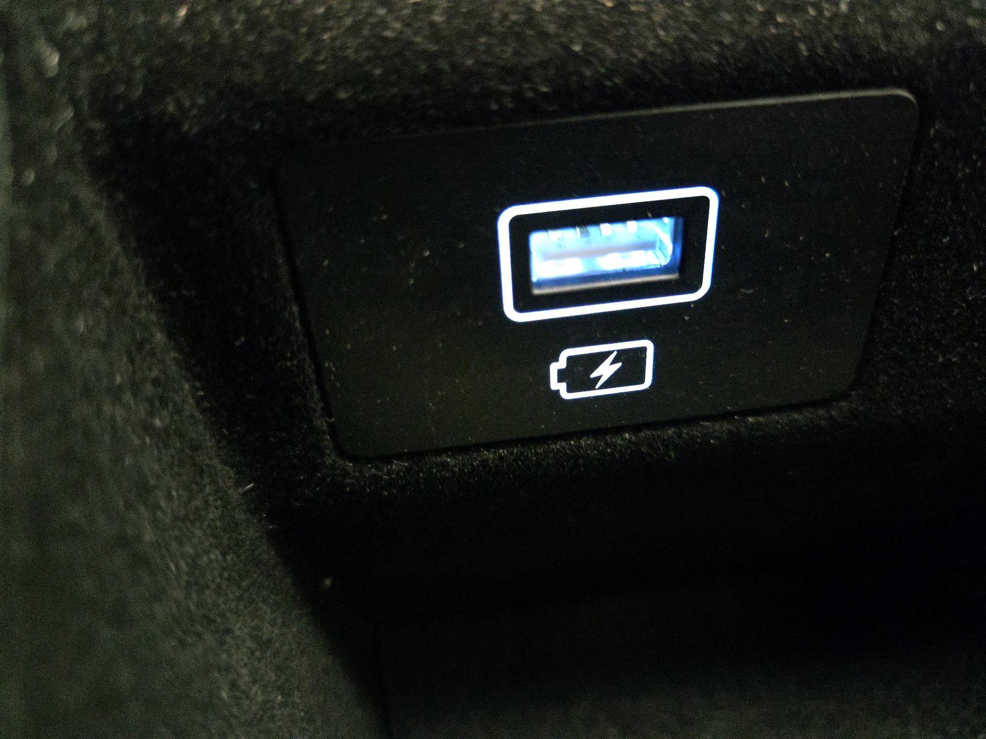 Thumbnail: 2019 Genesis G70 - 19