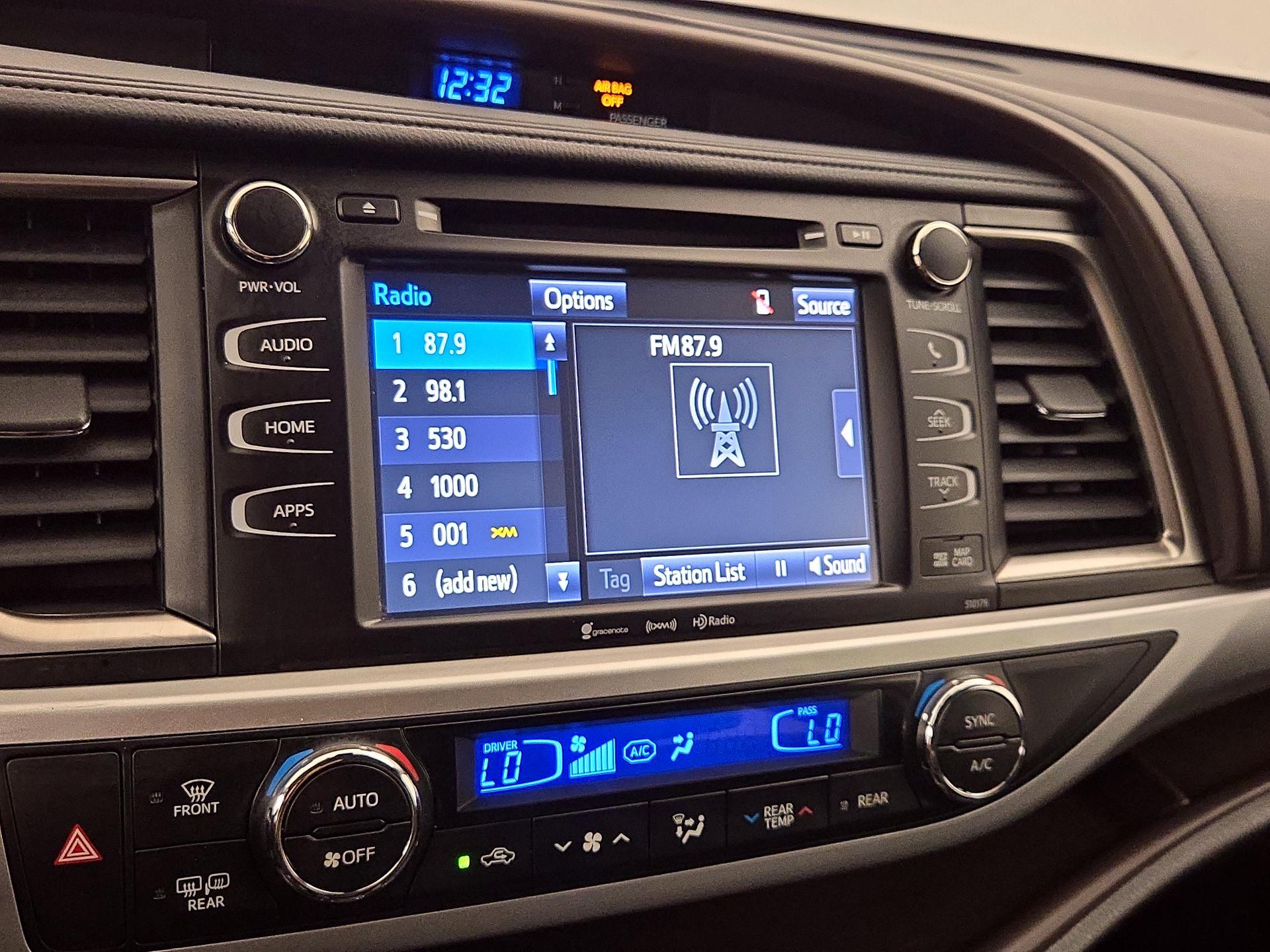 Thumbnail: 2018 Toyota Highlander - 15
