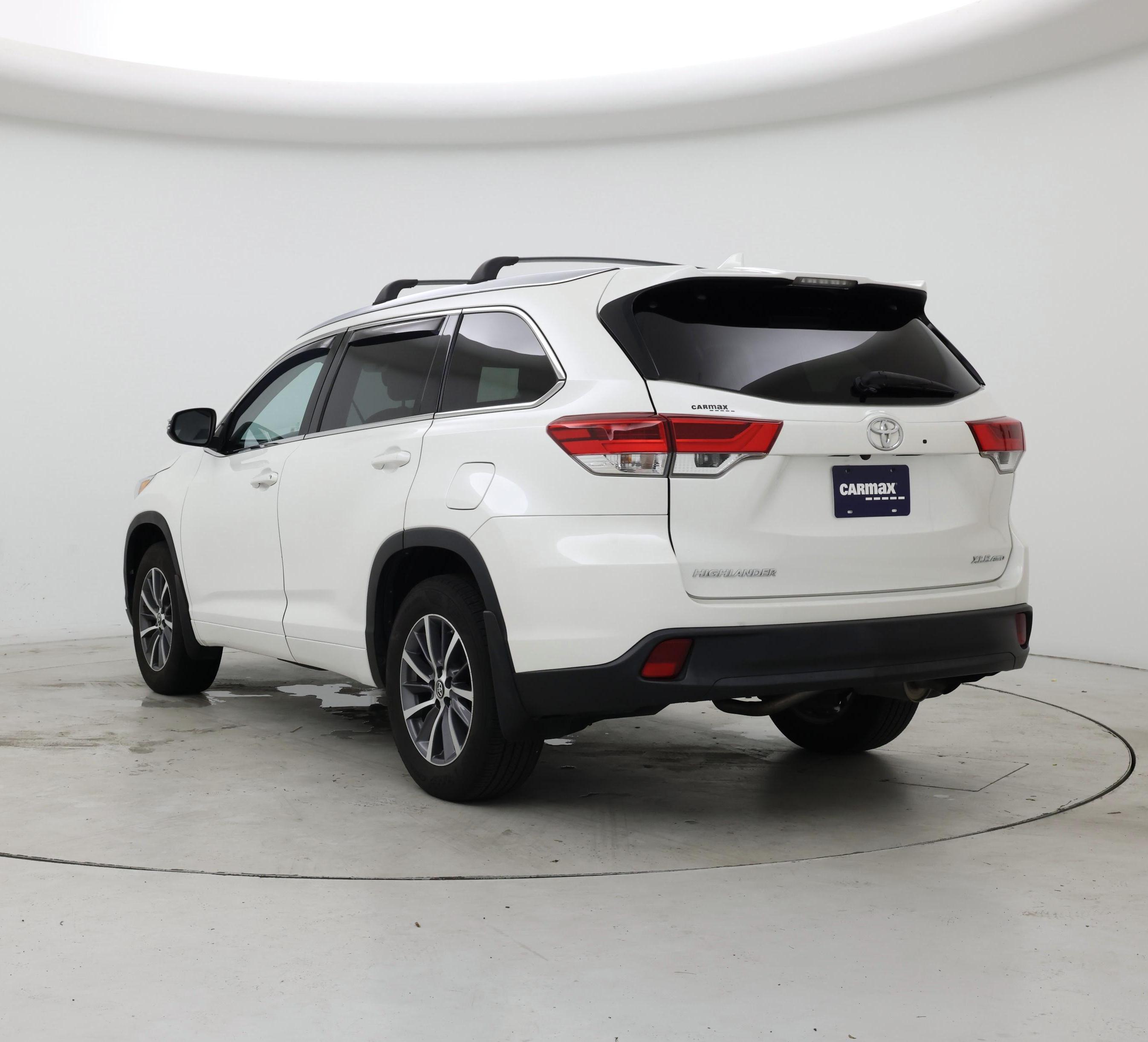 Thumbnail: 2018 Toyota Highlander - 2