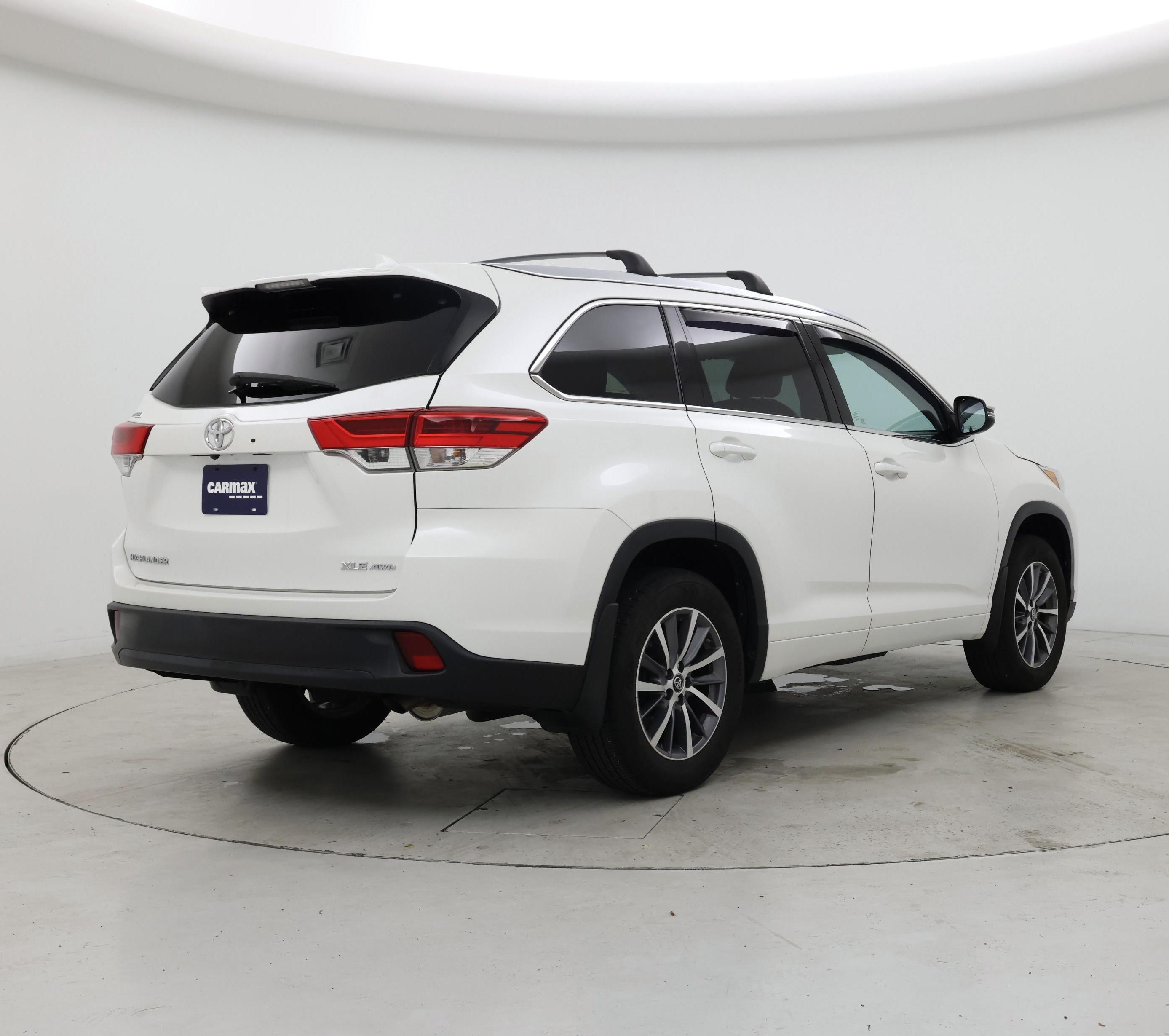 Thumbnail: 2018 Toyota Highlander - 8