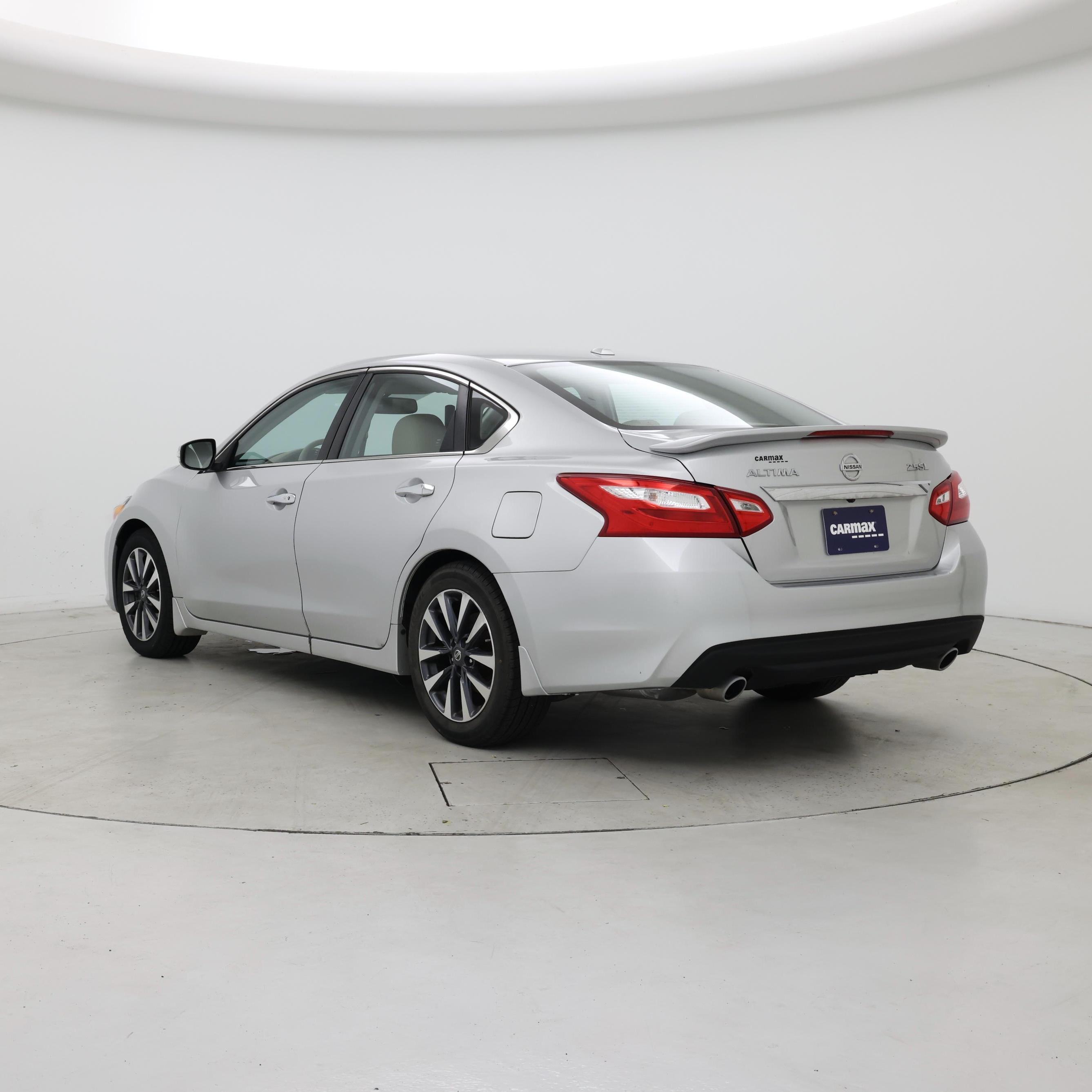 Thumbnail: 2017 Nissan Altima - 2