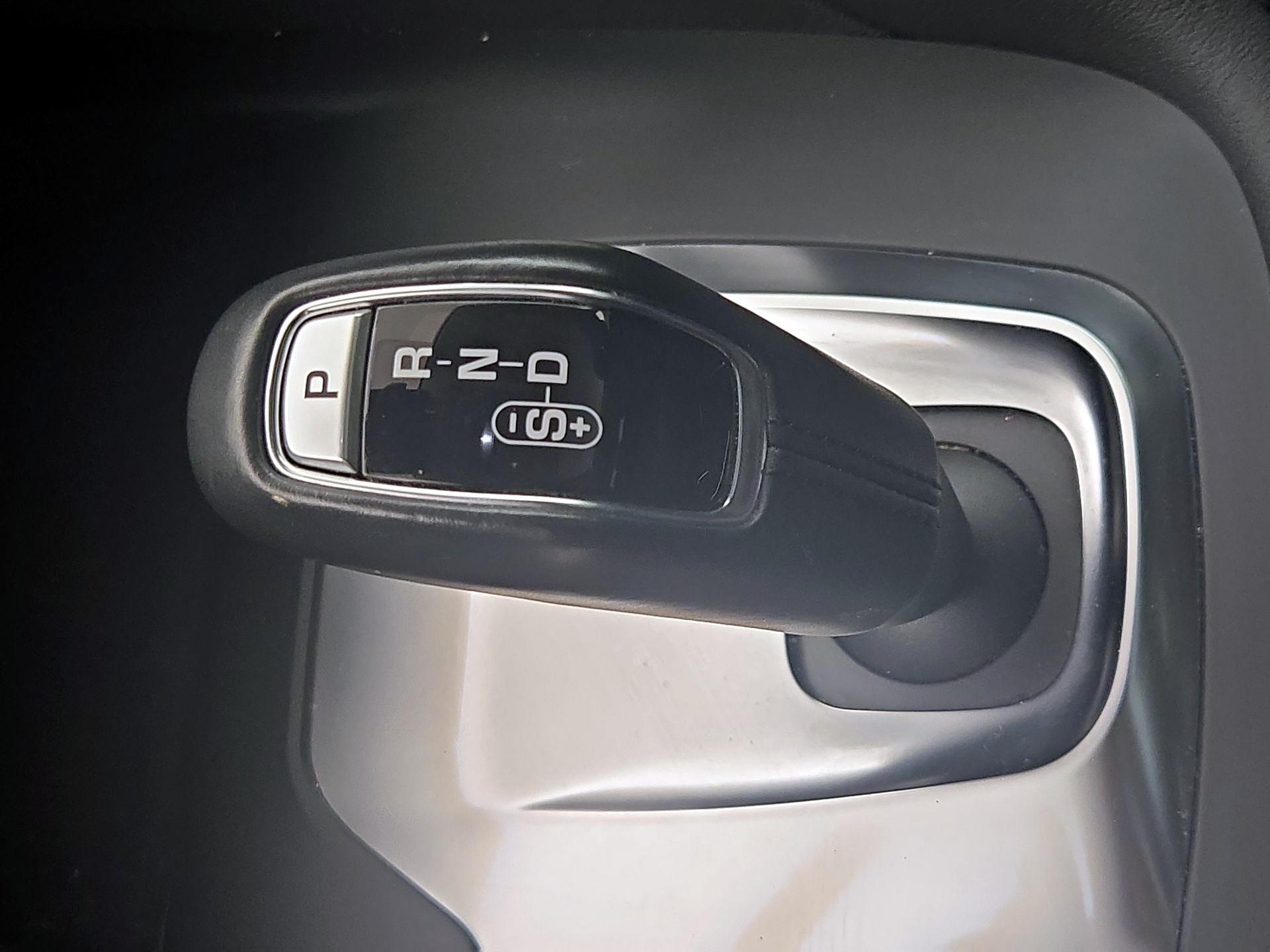 Thumbnail: 2018 Jaguar E-Pace - 18
