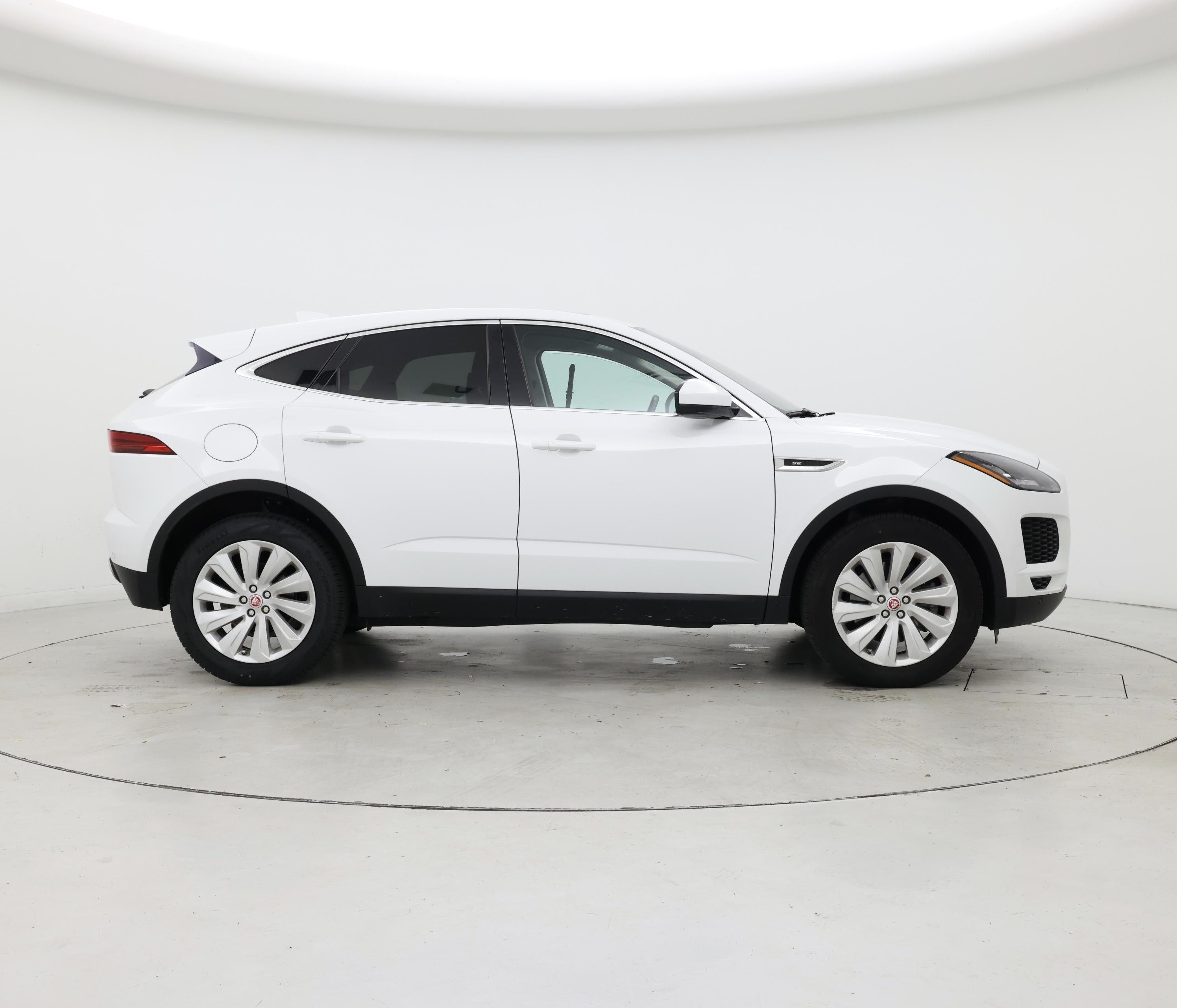 Thumbnail: 2018 Jaguar E-Pace - 7