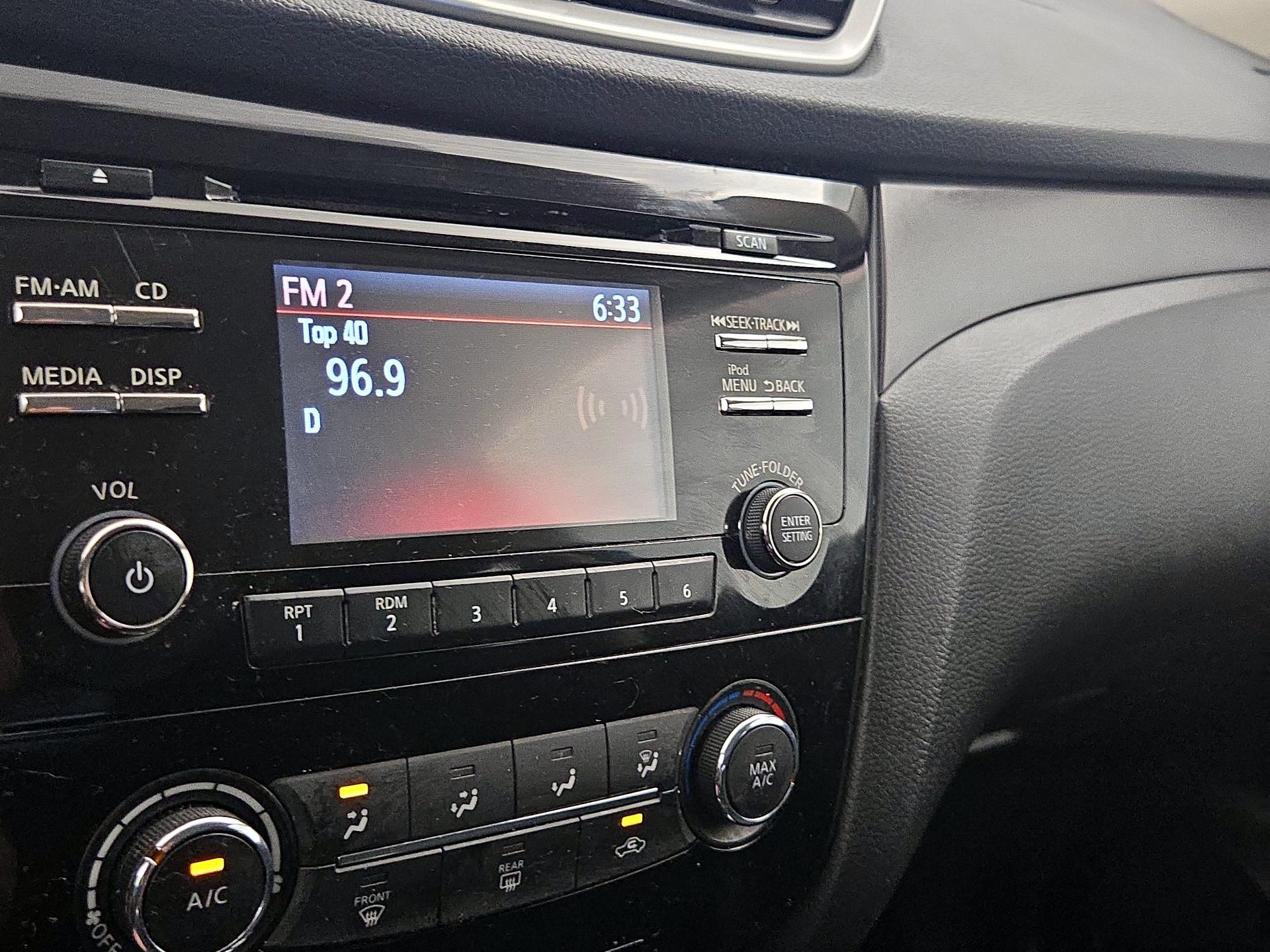 Thumbnail: 2014 Nissan Rogue - 15