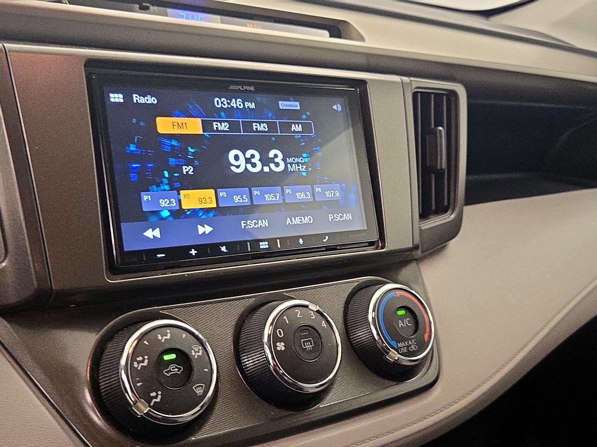 Thumbnail: 2013 Toyota RAV4 - 15