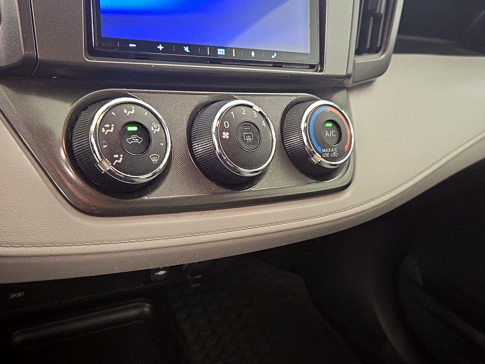 Thumbnail: 2013 Toyota RAV4 - 16