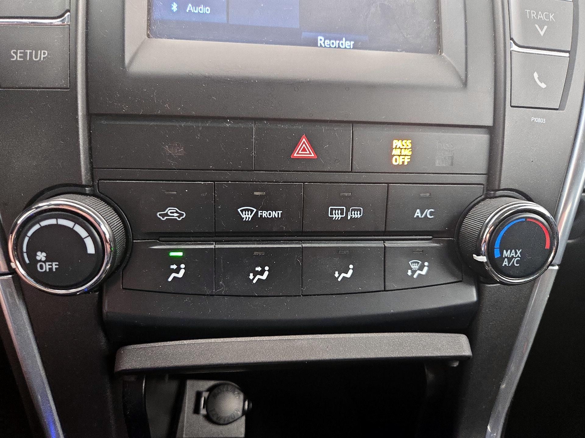 Thumbnail: 2015 Toyota Camry - 16
