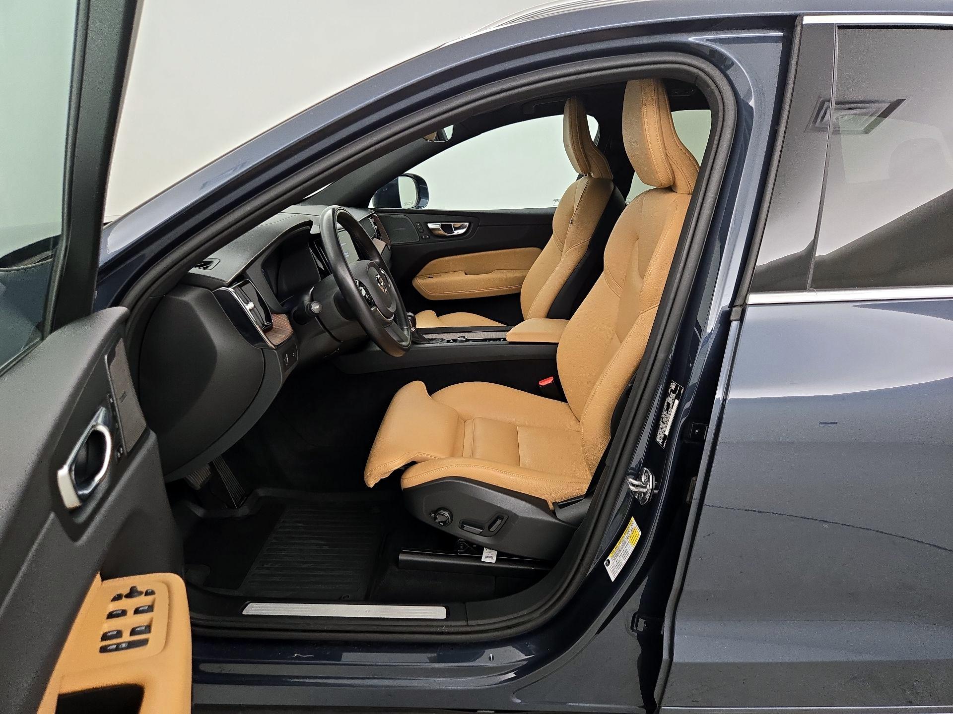 Thumbnail: 2020 Volvo XC60 - 11