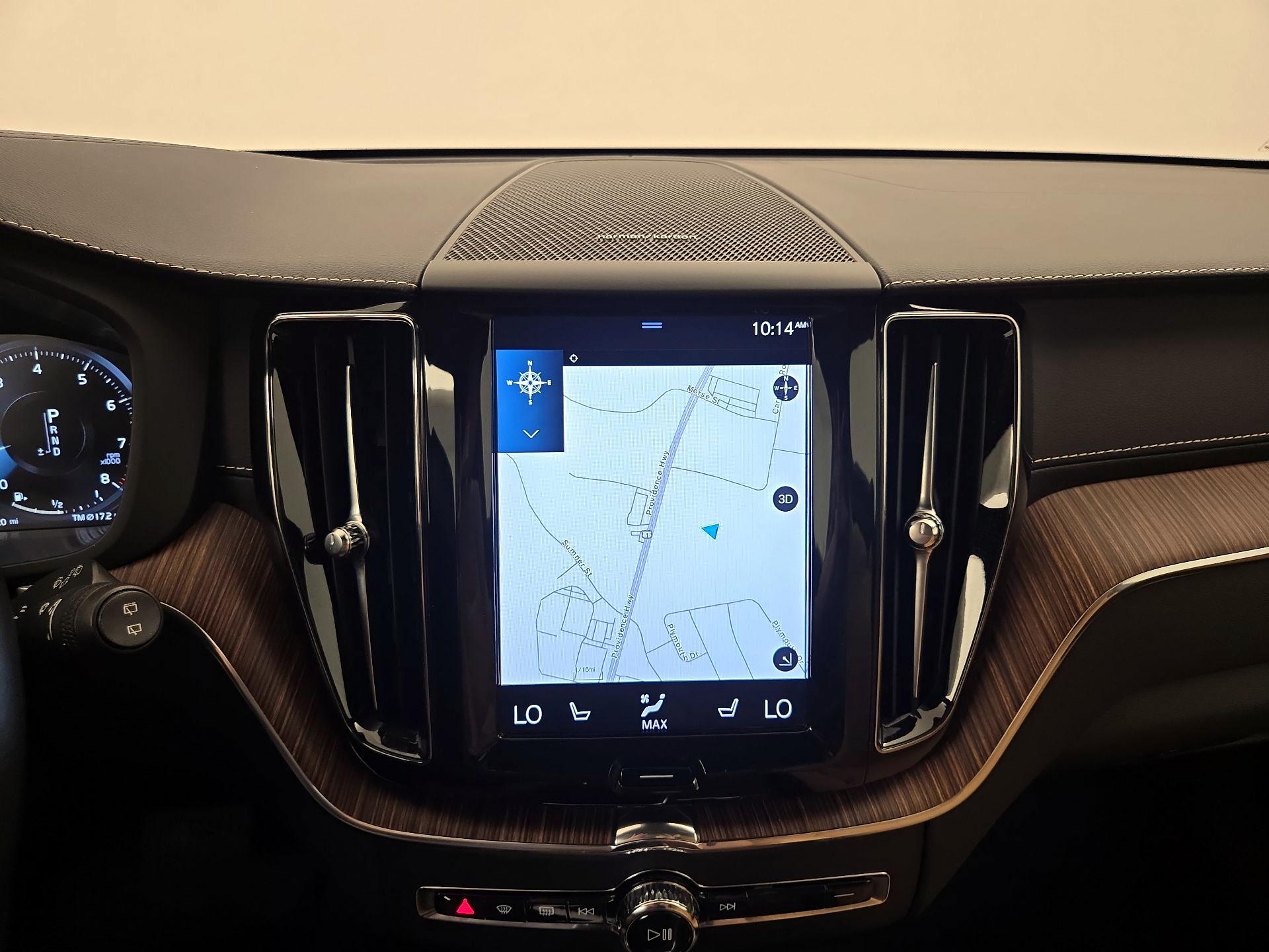 Thumbnail: 2020 Volvo XC60 - 14
