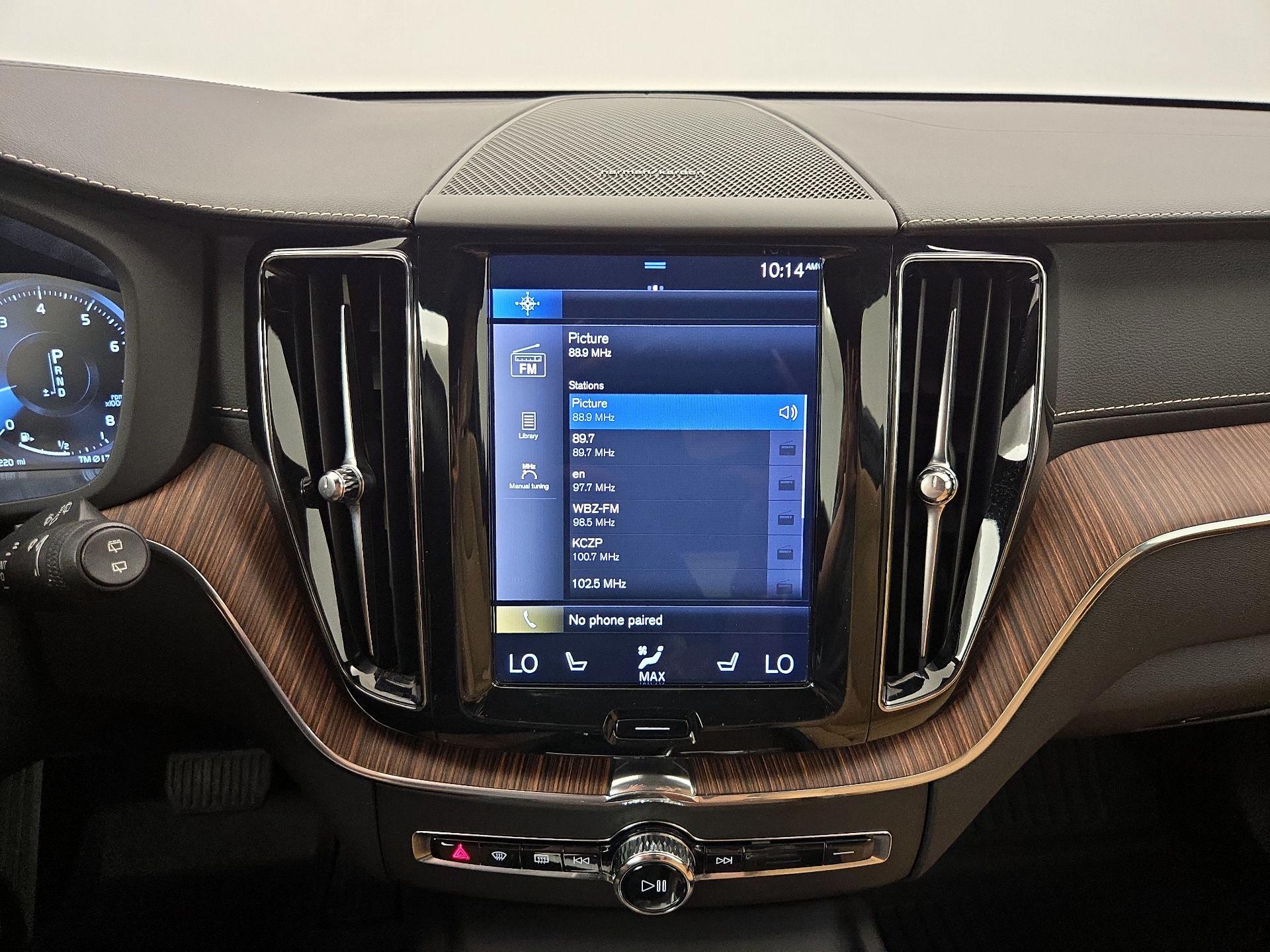 Thumbnail: 2020 Volvo XC60 - 16