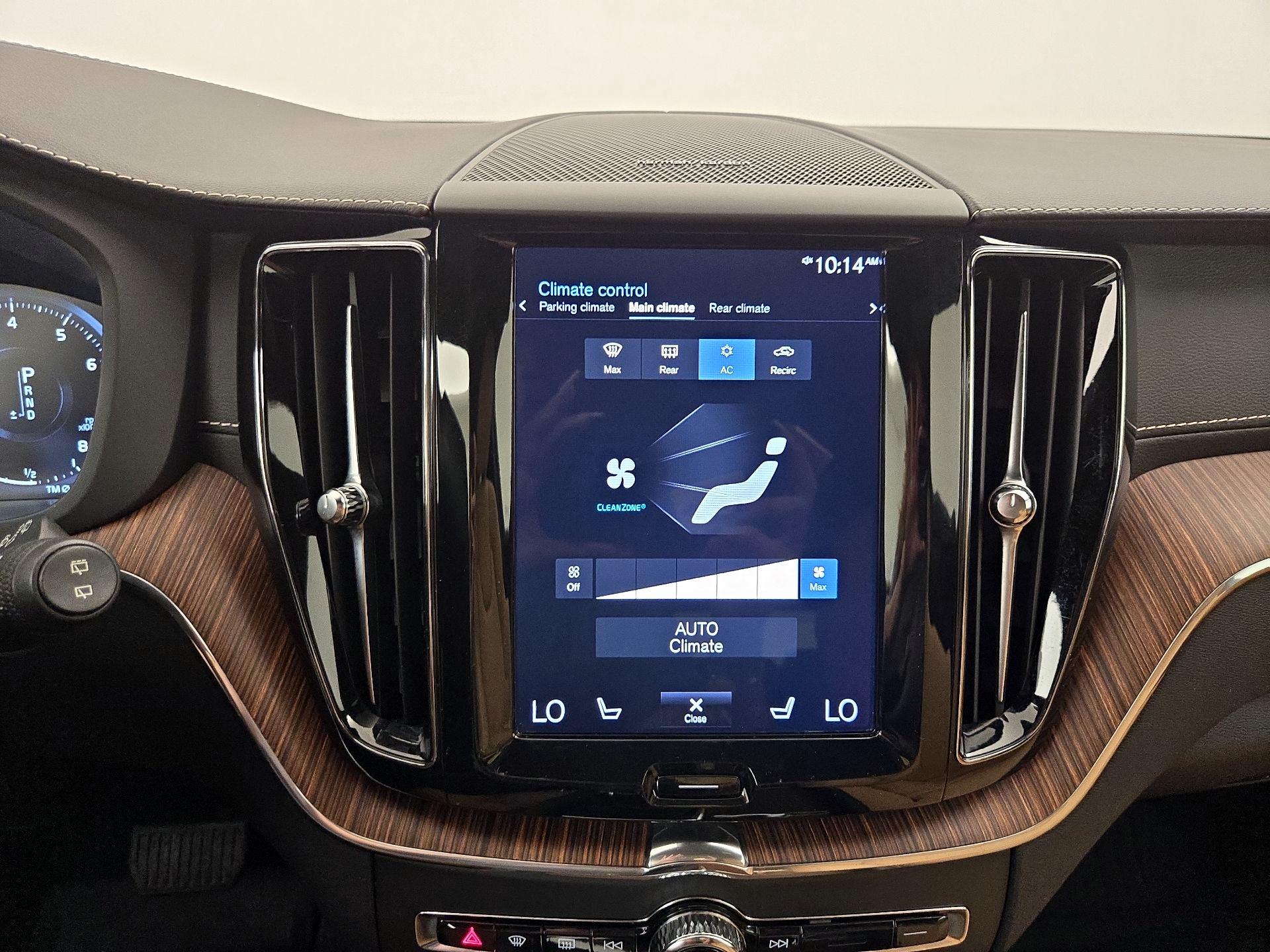 Thumbnail: 2020 Volvo XC60 - 17