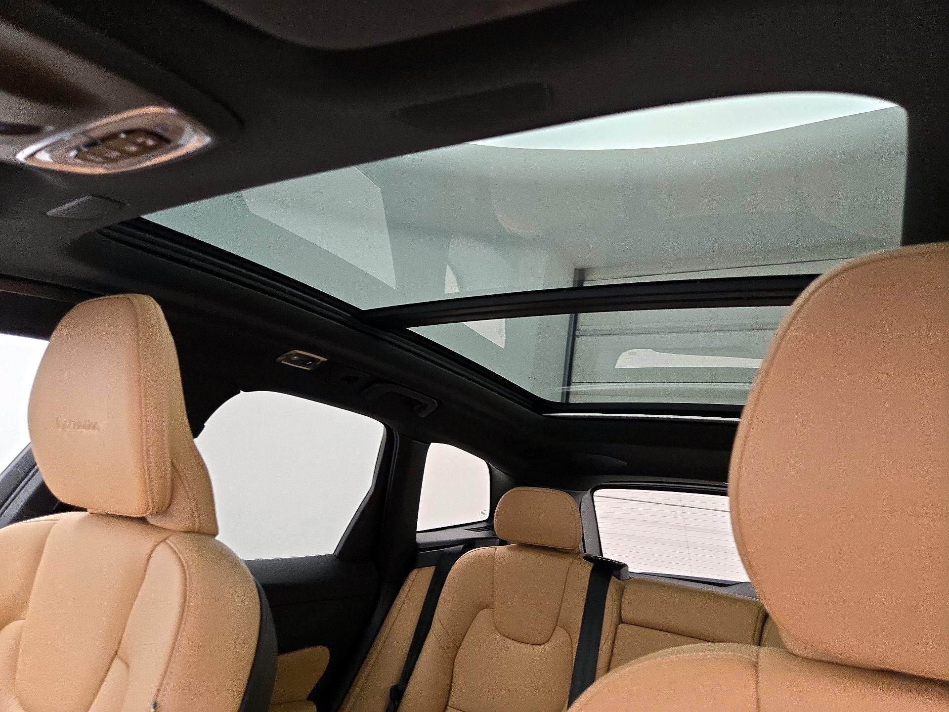 Thumbnail: 2020 Volvo XC60 - 20