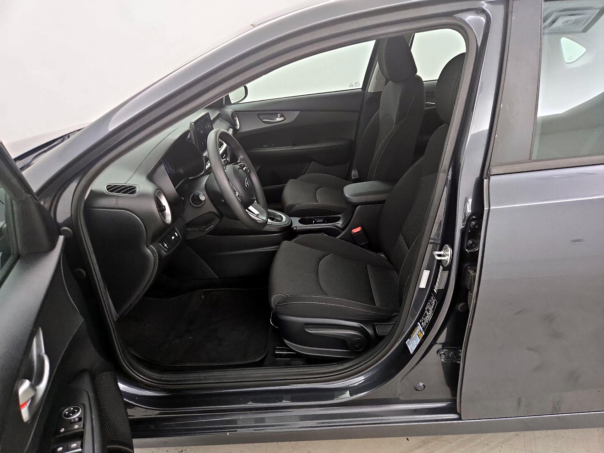 Thumbnail: 2019 Kia Forte - 11