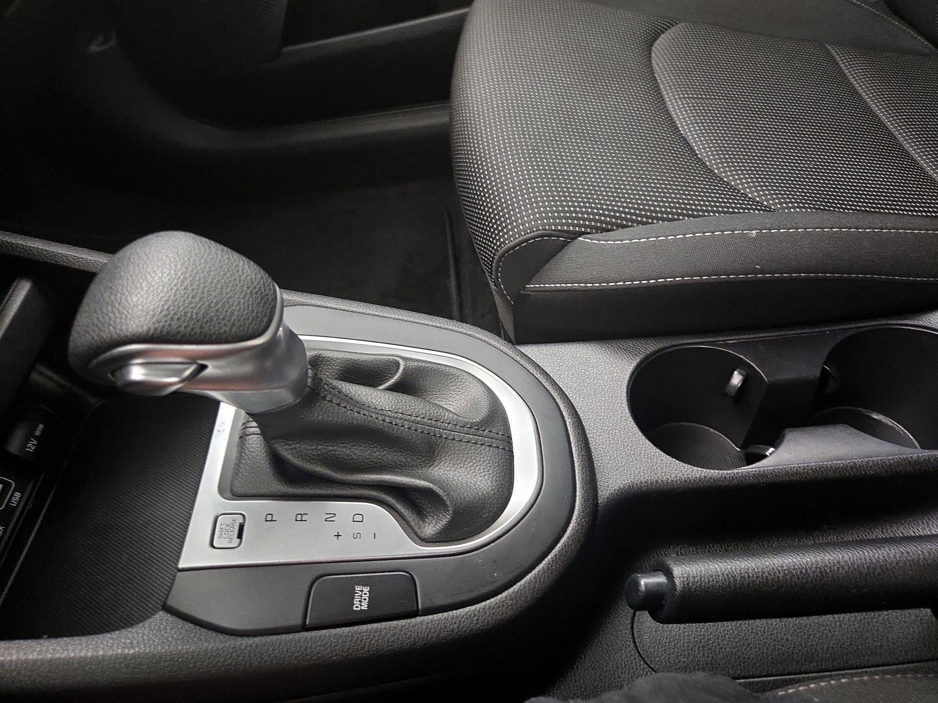 Thumbnail: 2019 Kia Forte - 17