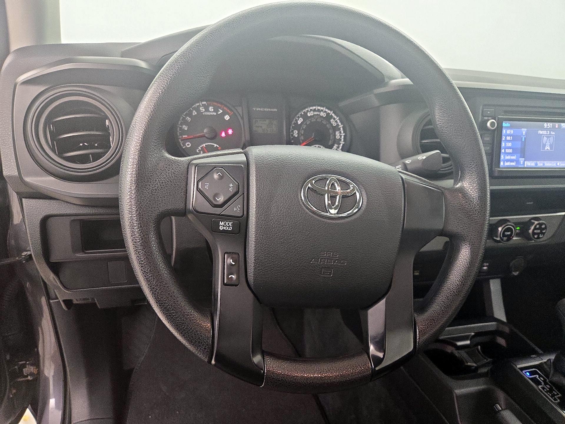 Thumbnail: 2016 Toyota Tacoma - 10