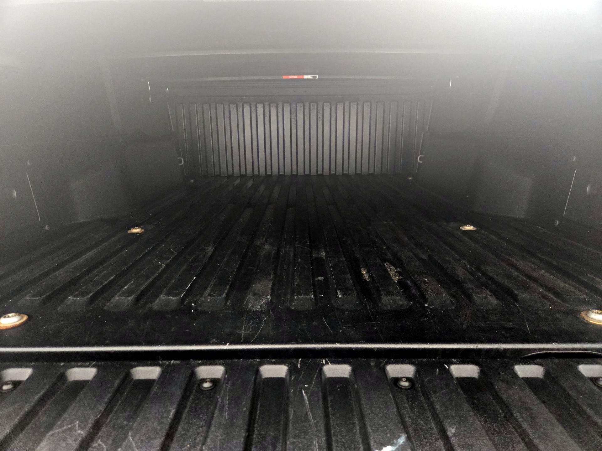 Thumbnail: 2016 Toyota Tacoma - 19