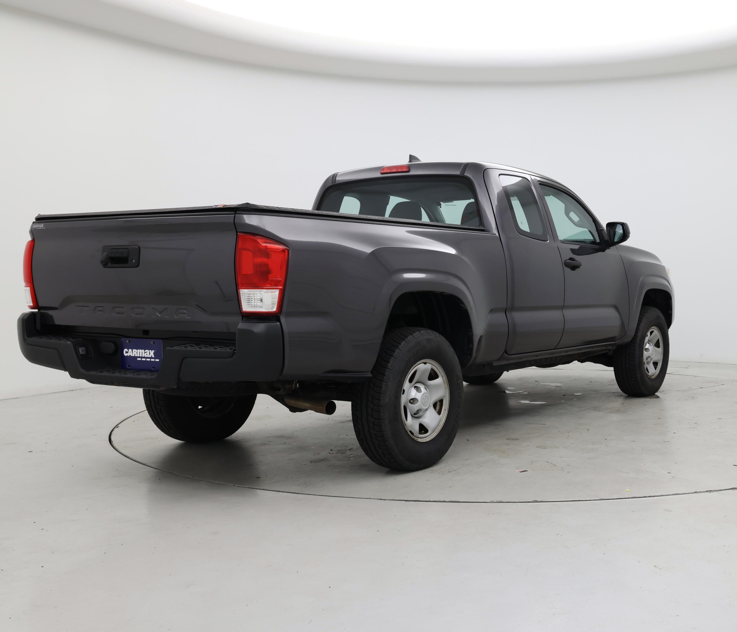 Thumbnail: 2016 Toyota Tacoma - 8