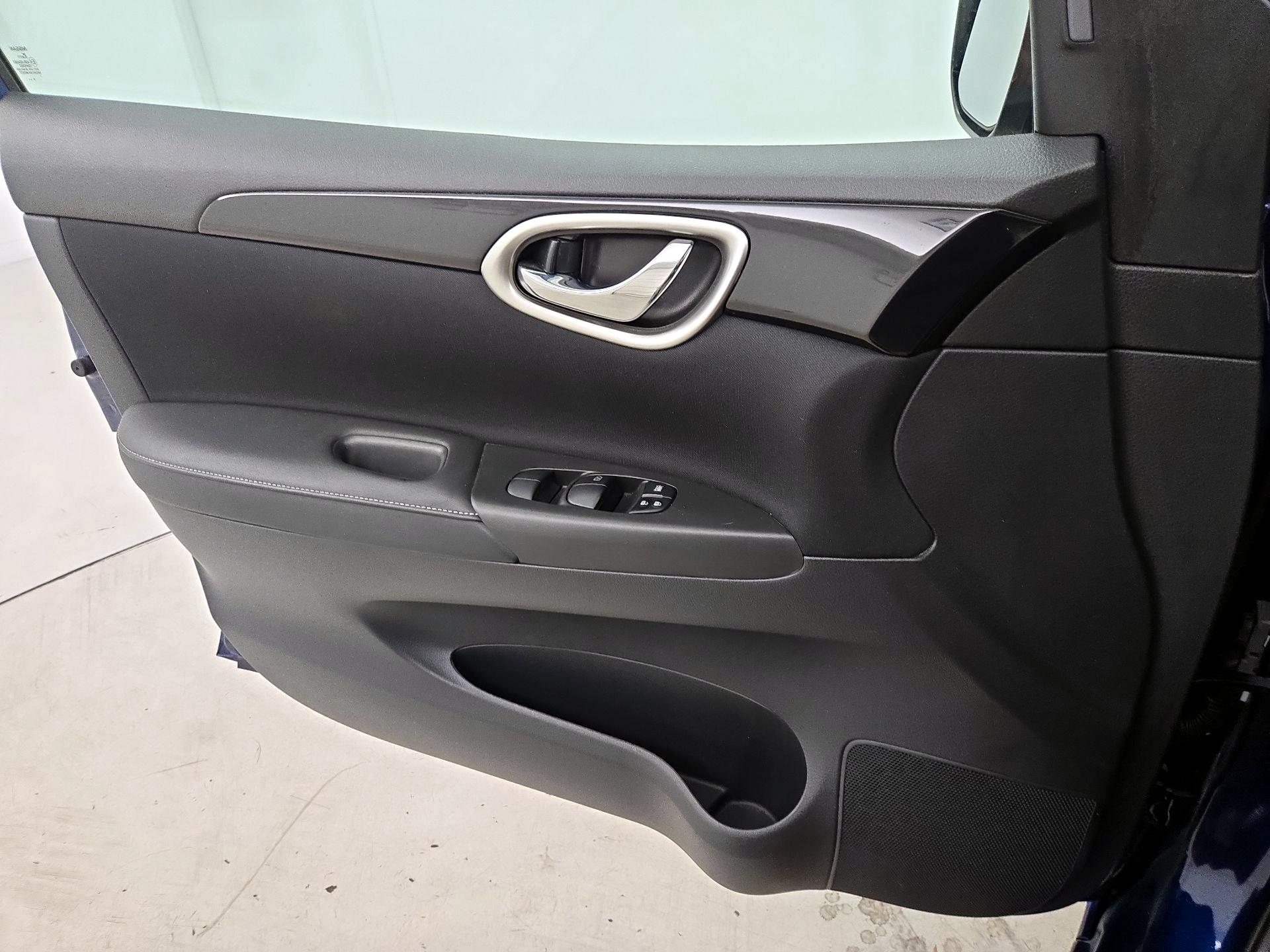 Thumbnail: 2019 Nissan Sentra - 12