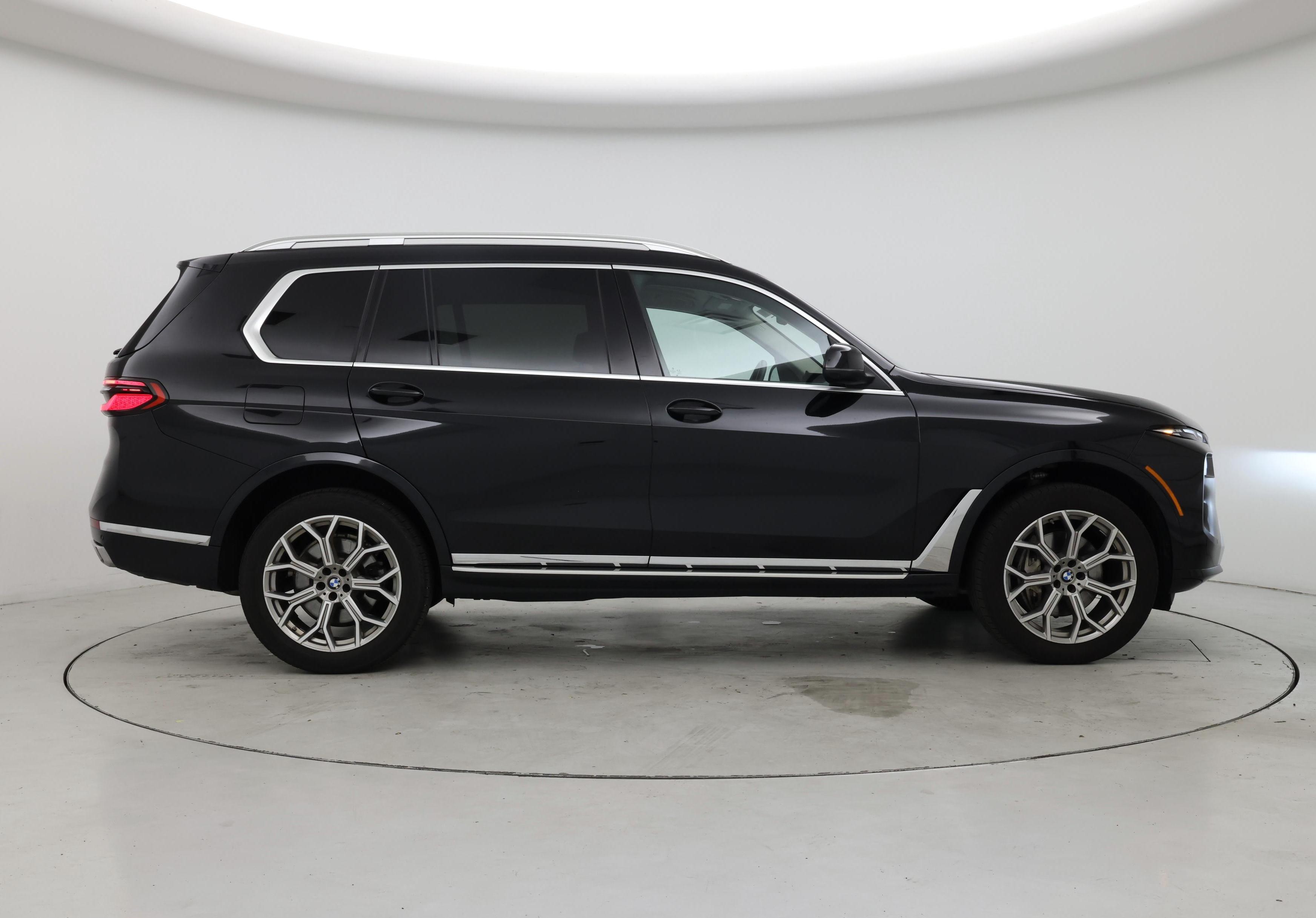 Thumbnail: 2023 BMW X7 - 7