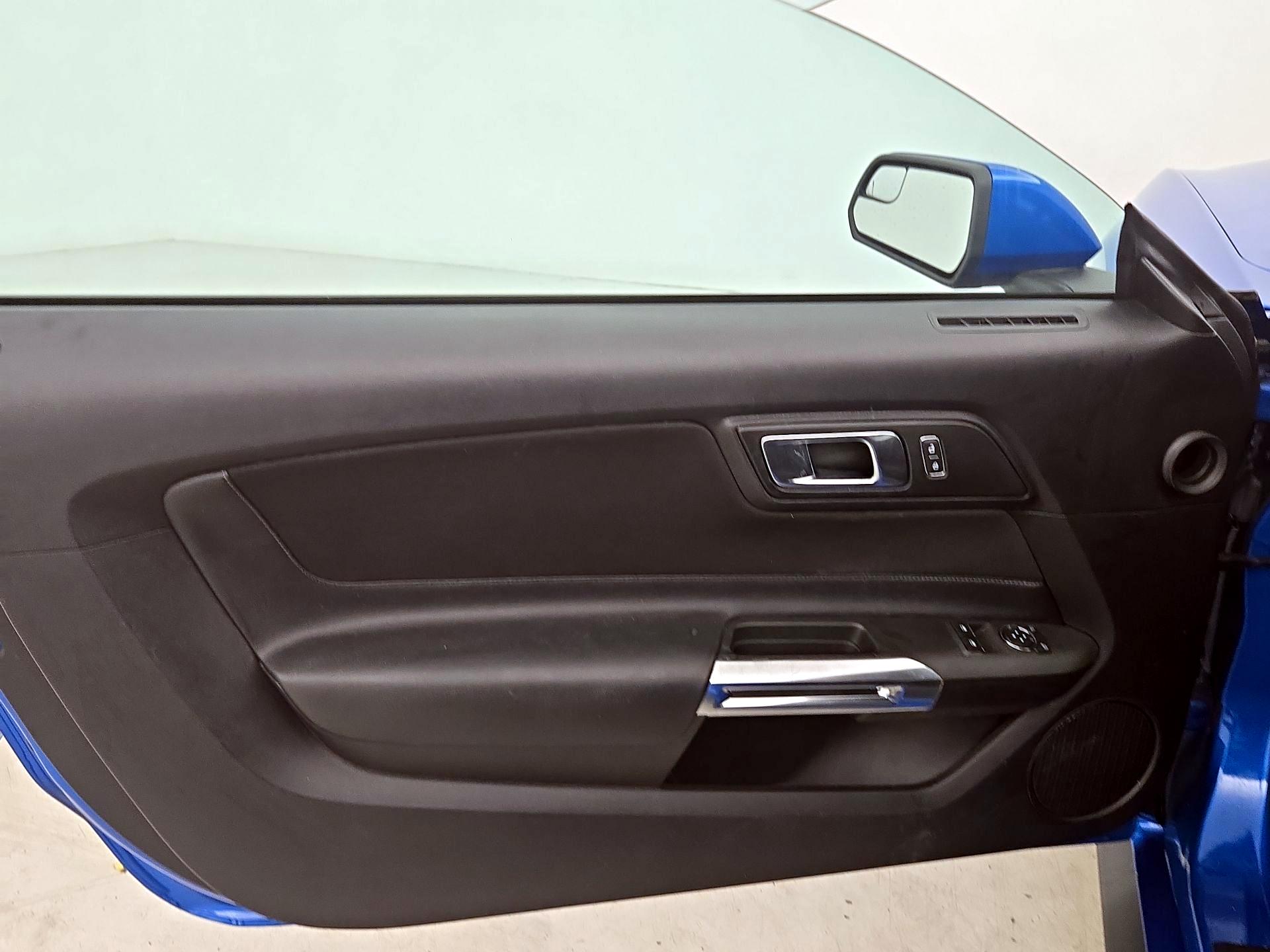 Thumbnail: 2019 Ford Mustang - 12