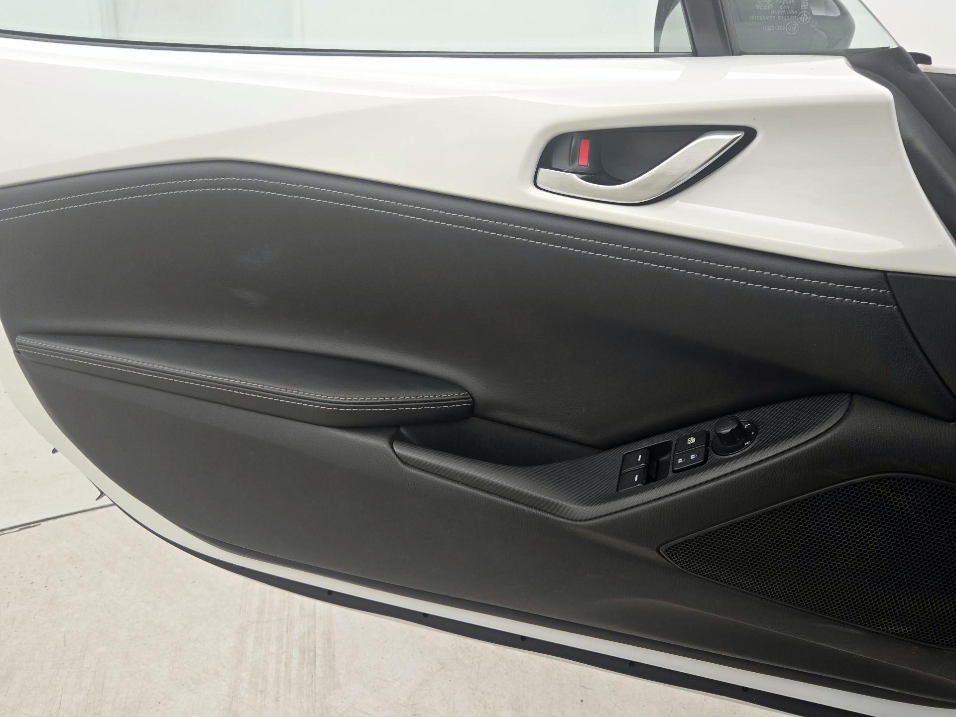 Thumbnail: 2021 Mazda MX-5 Miata - 12
