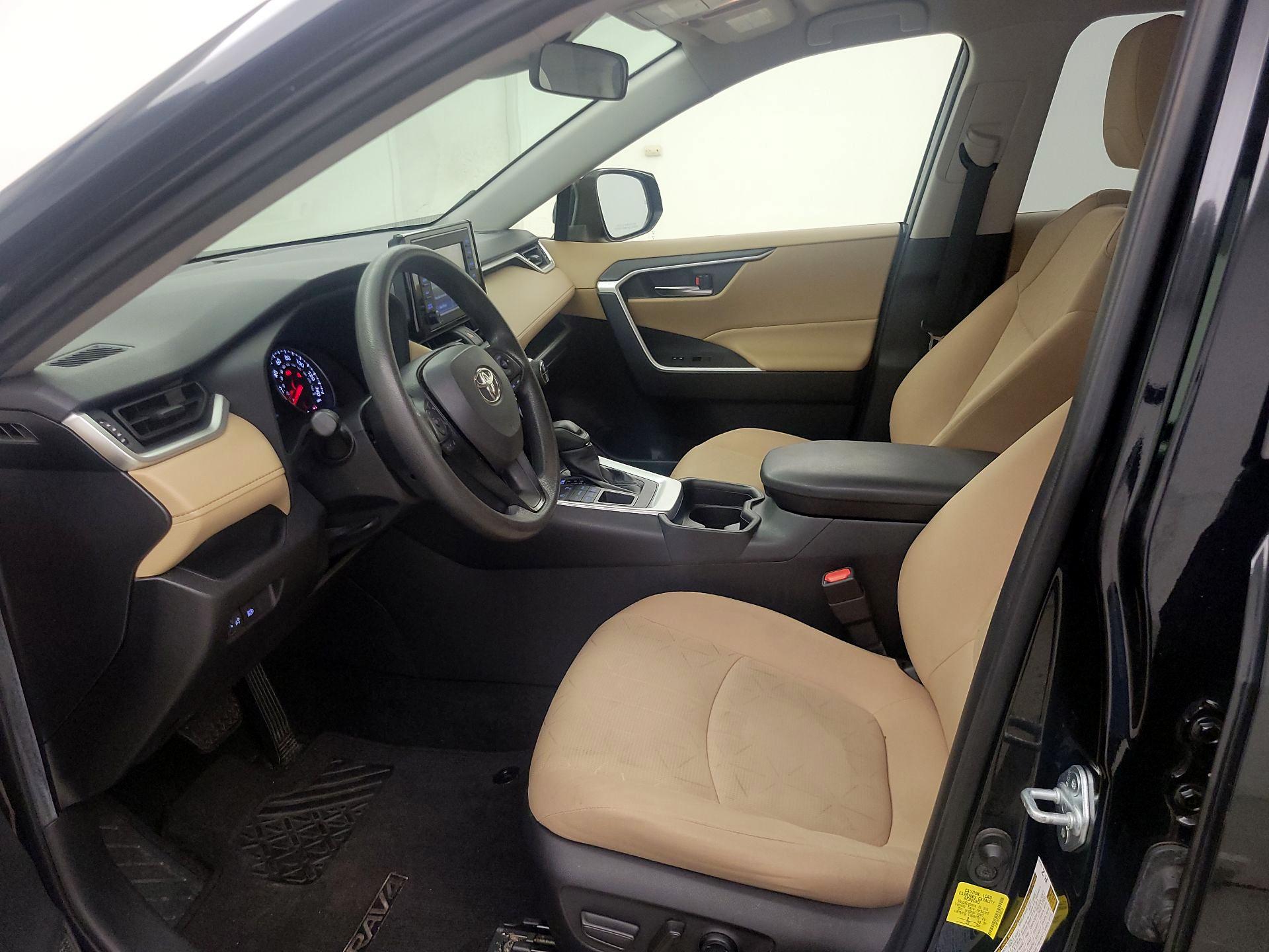 Thumbnail: 2021 Toyota RAV4 - 11