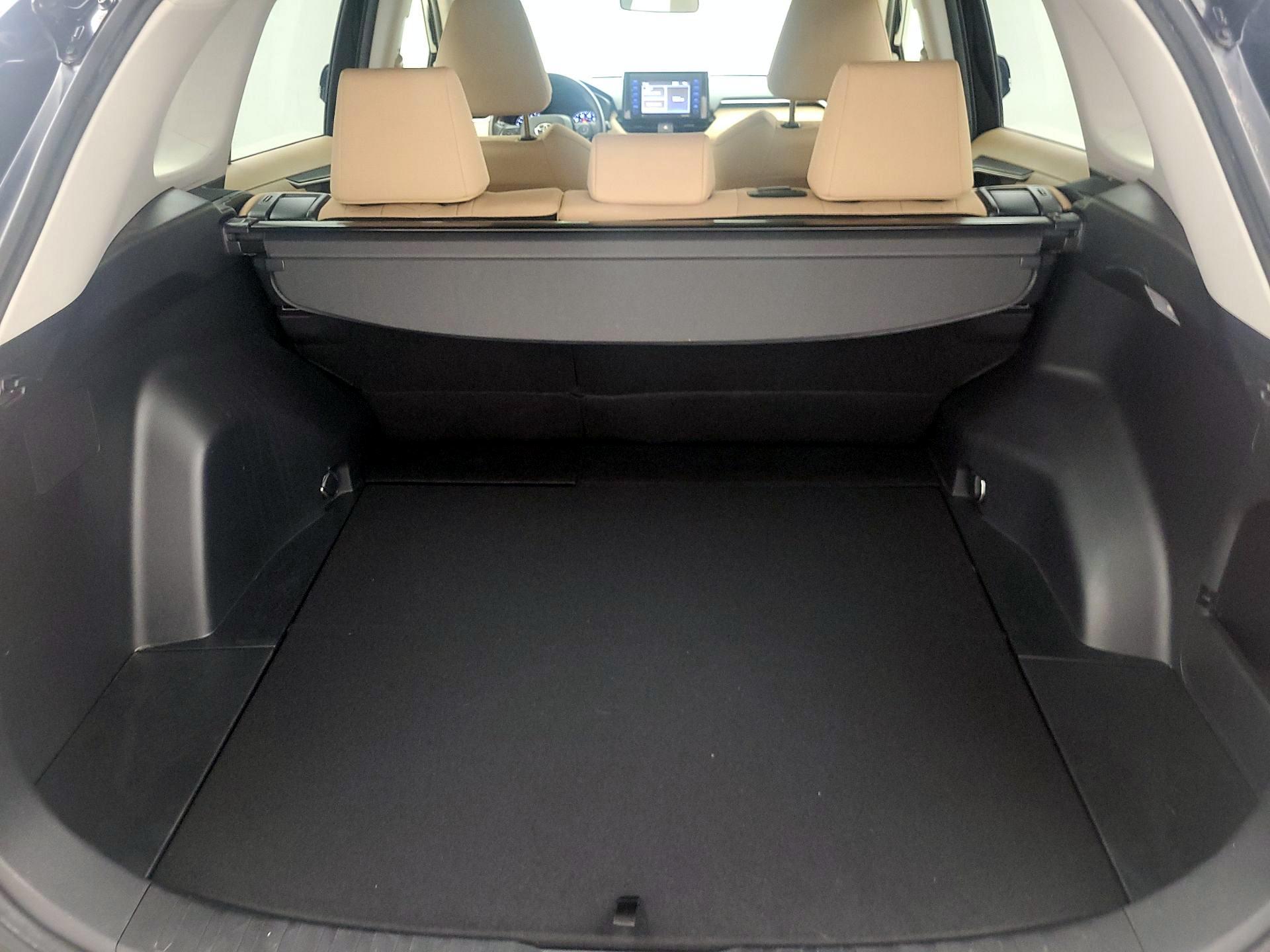 Thumbnail: 2021 Toyota RAV4 - 20