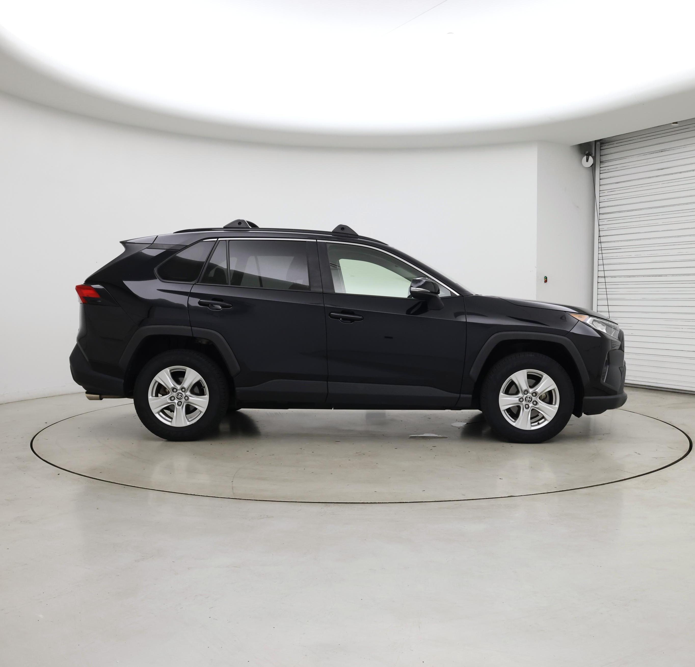 Thumbnail: 2021 Toyota RAV4 - 7