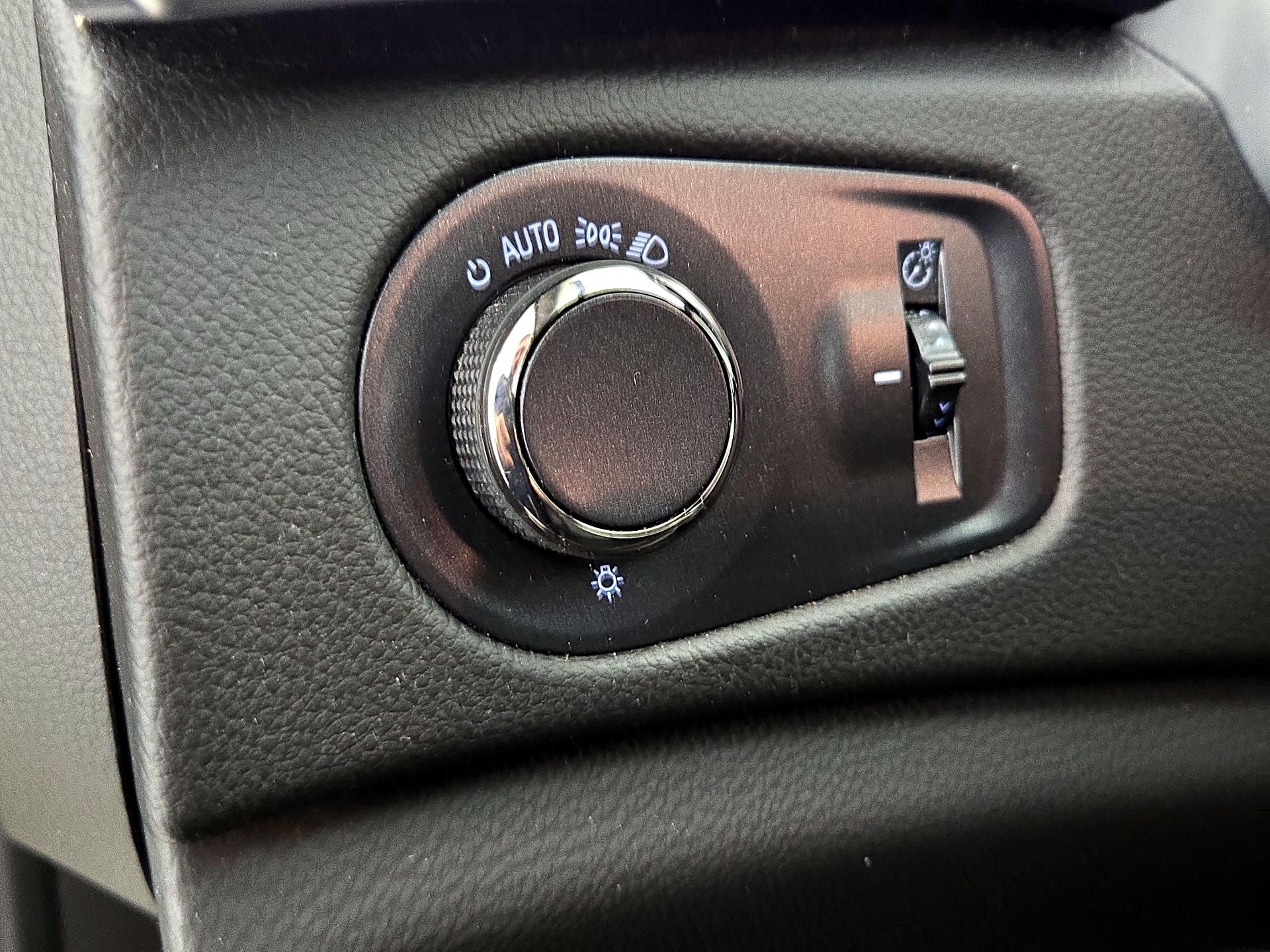 Thumbnail: 2016 Cadillac SRX - 13
