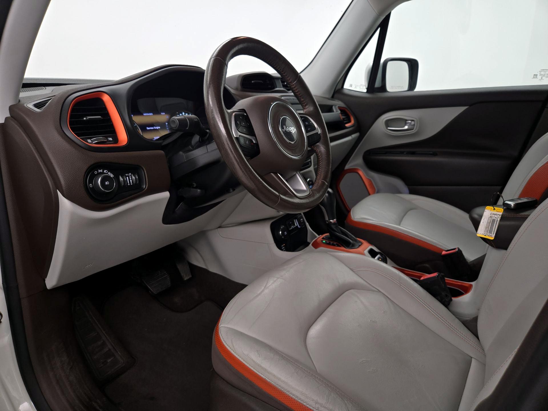 Thumbnail: 2016 Jeep Renegade - 11
