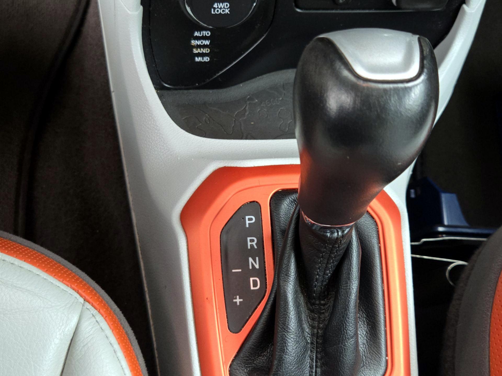Thumbnail: 2016 Jeep Renegade - 18
