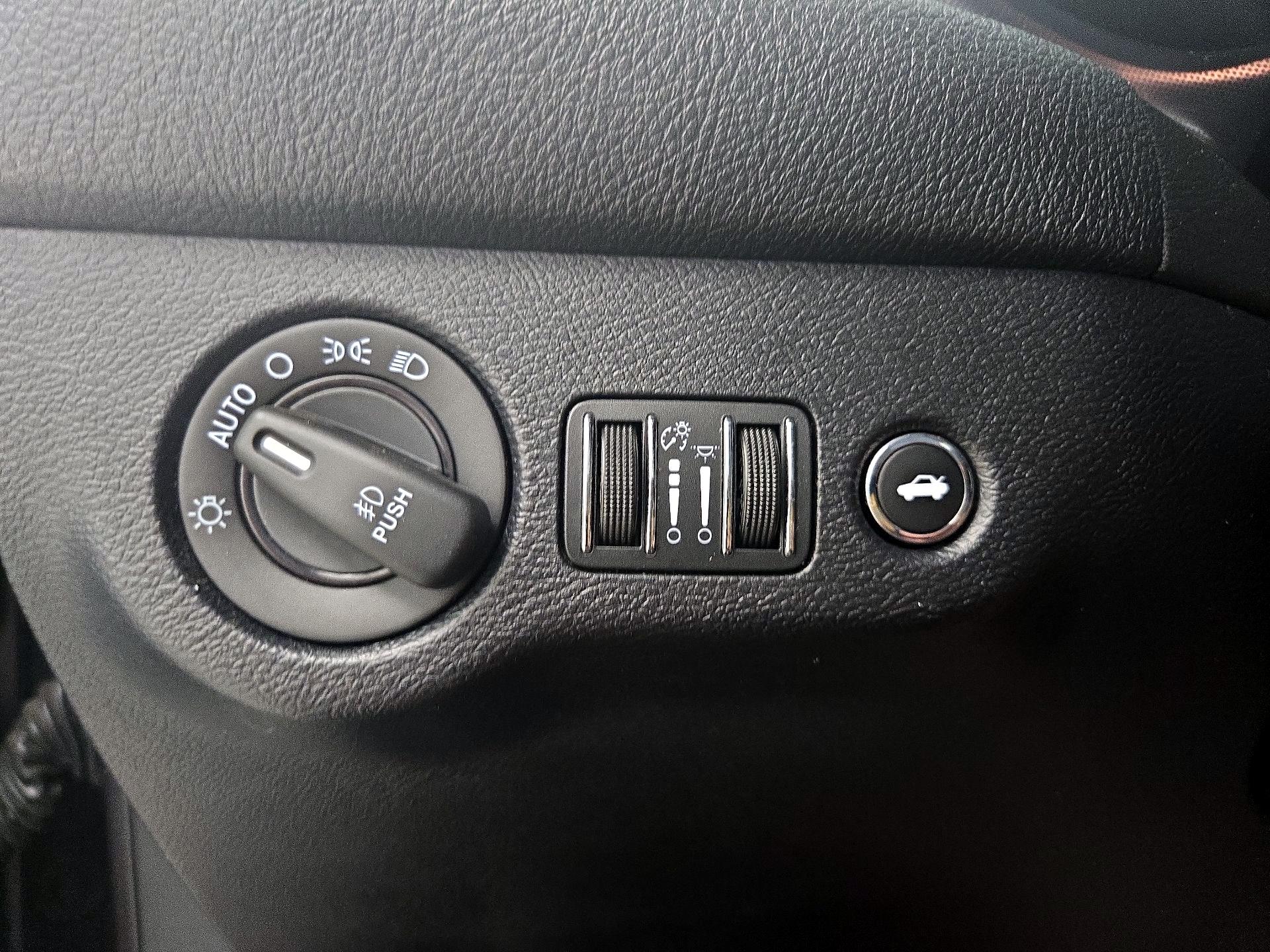Thumbnail: 2015 Dodge Challenger - 13