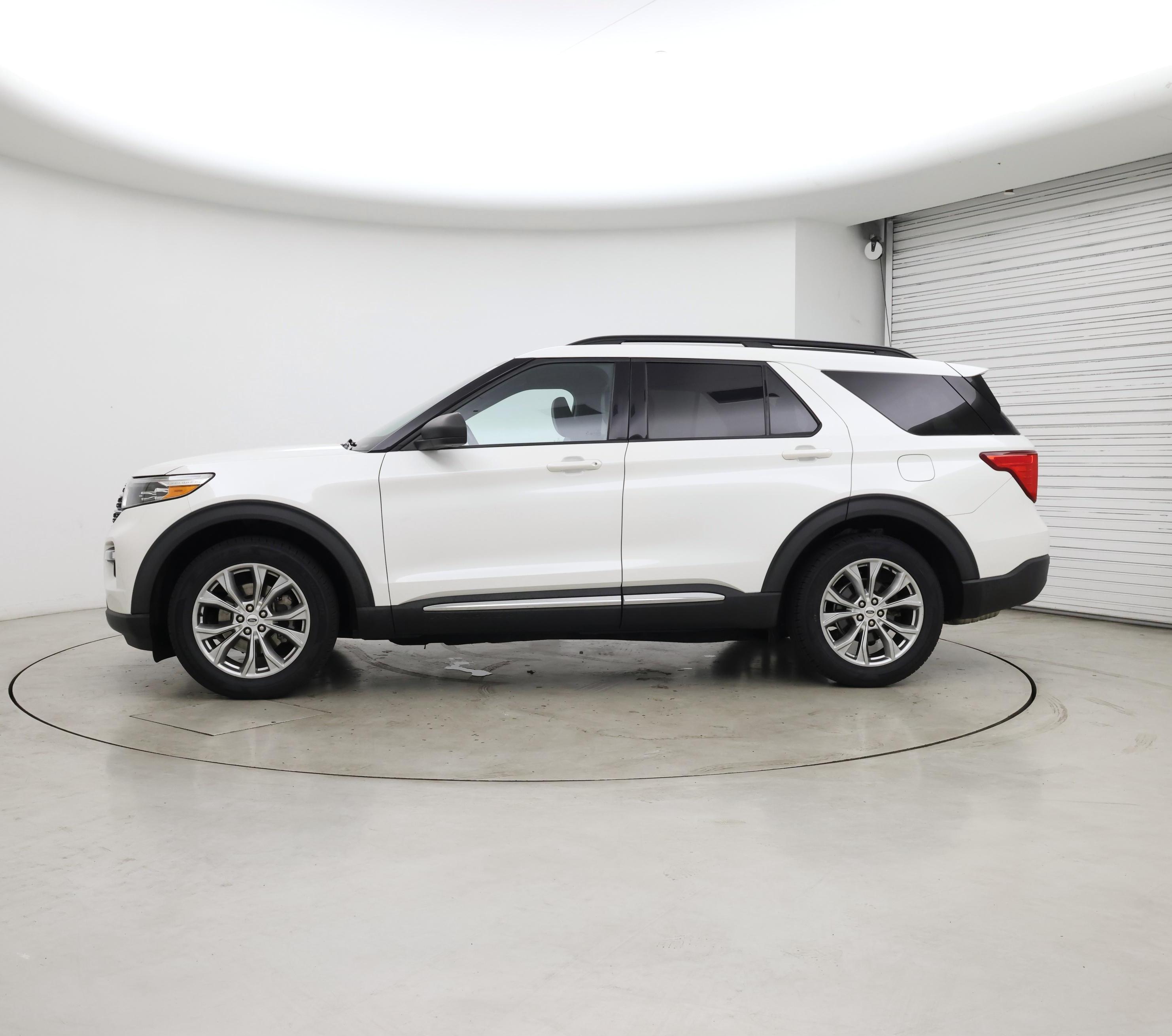 Thumbnail: 2020 Ford Explorer - 3