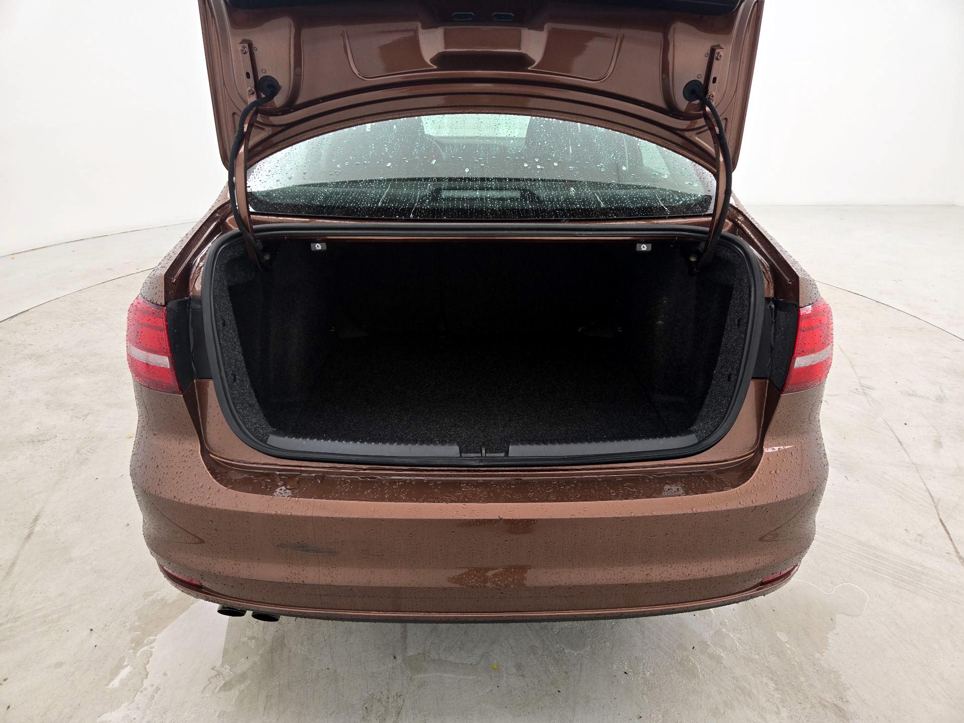 Thumbnail: 2017 Volkswagen Jetta - 20