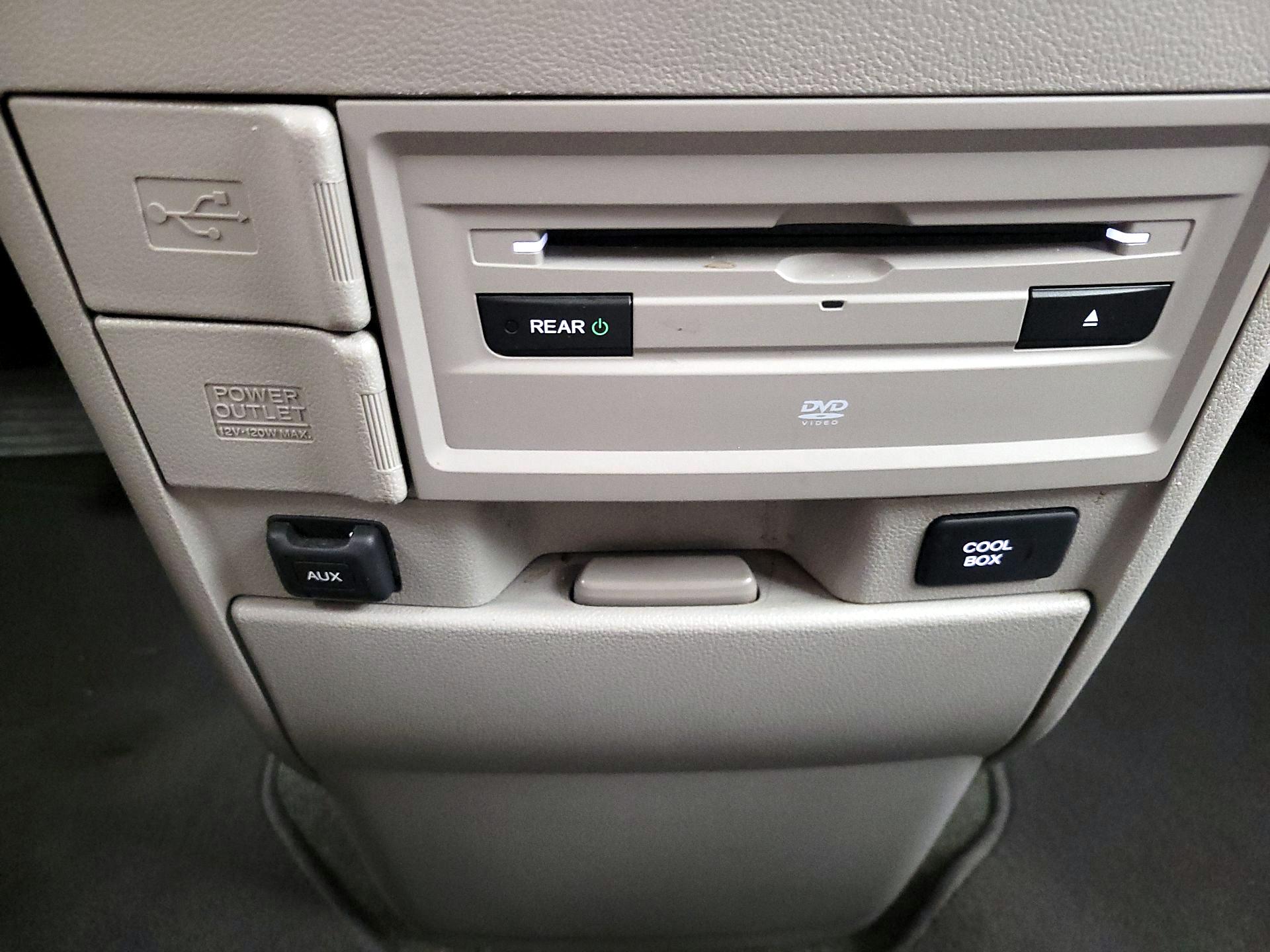 Thumbnail: 2015 Honda Odyssey - 18