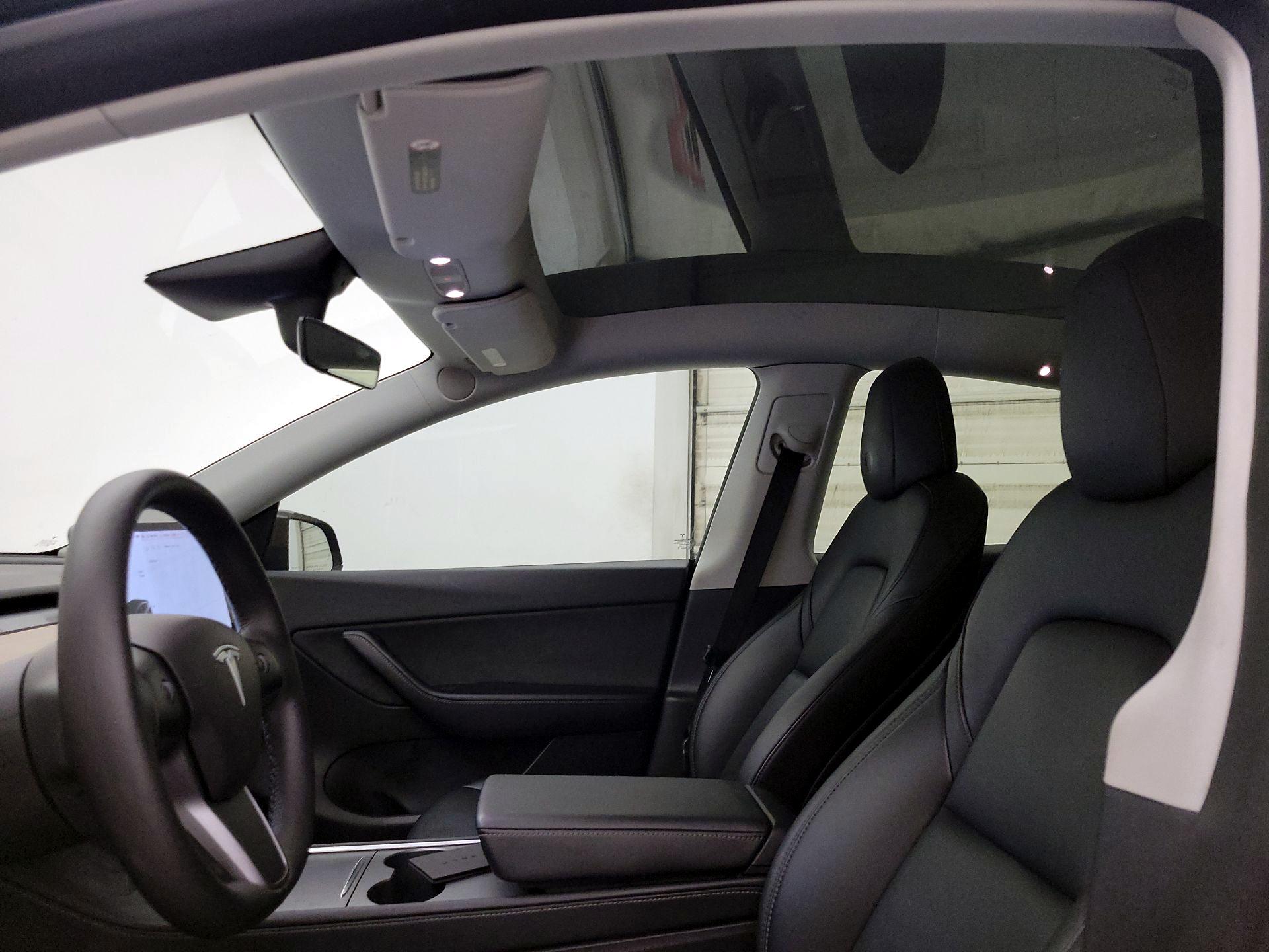 Thumbnail: 2022 Tesla Model Y - 17