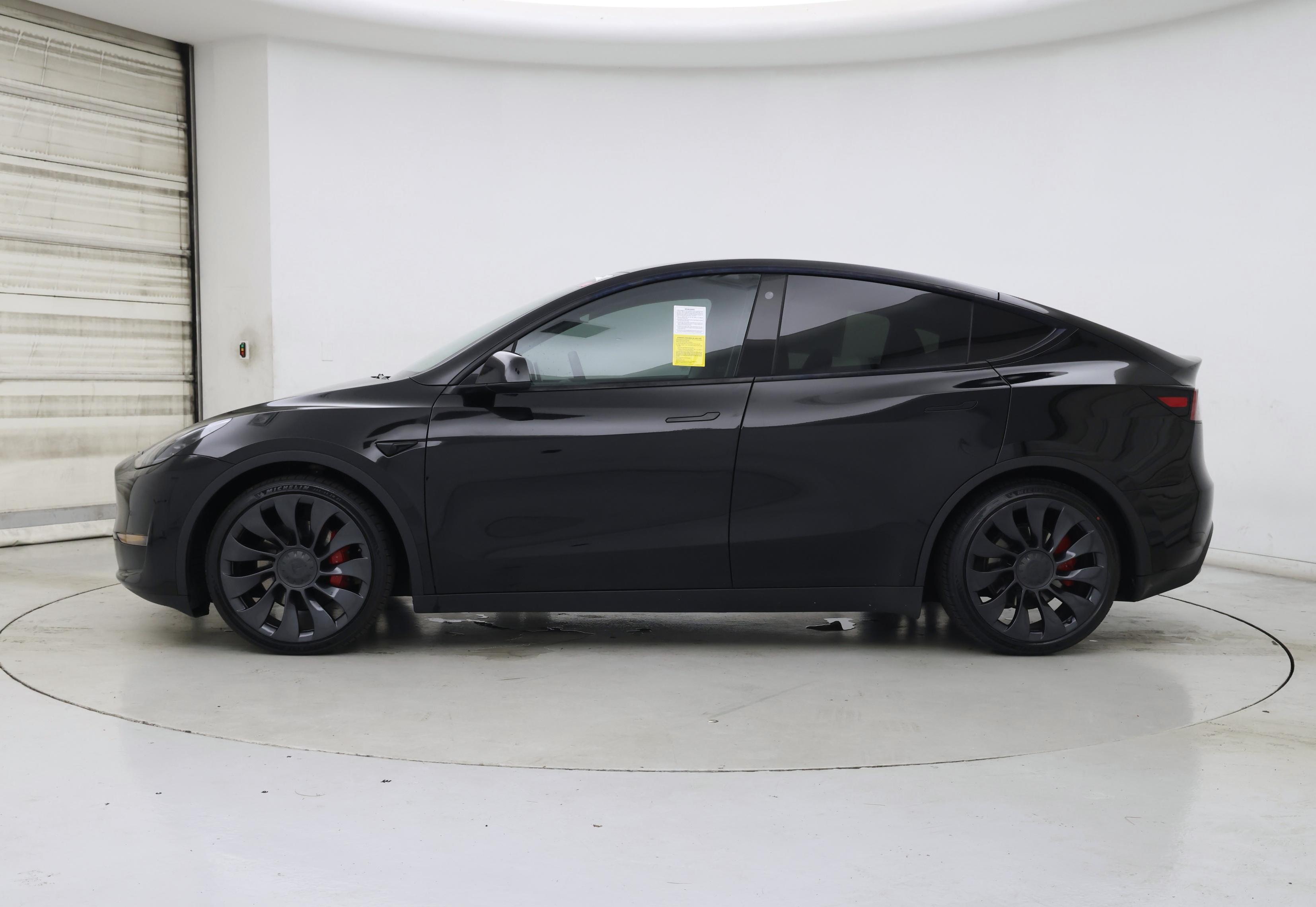 Thumbnail: 2022 Tesla Model Y - 3