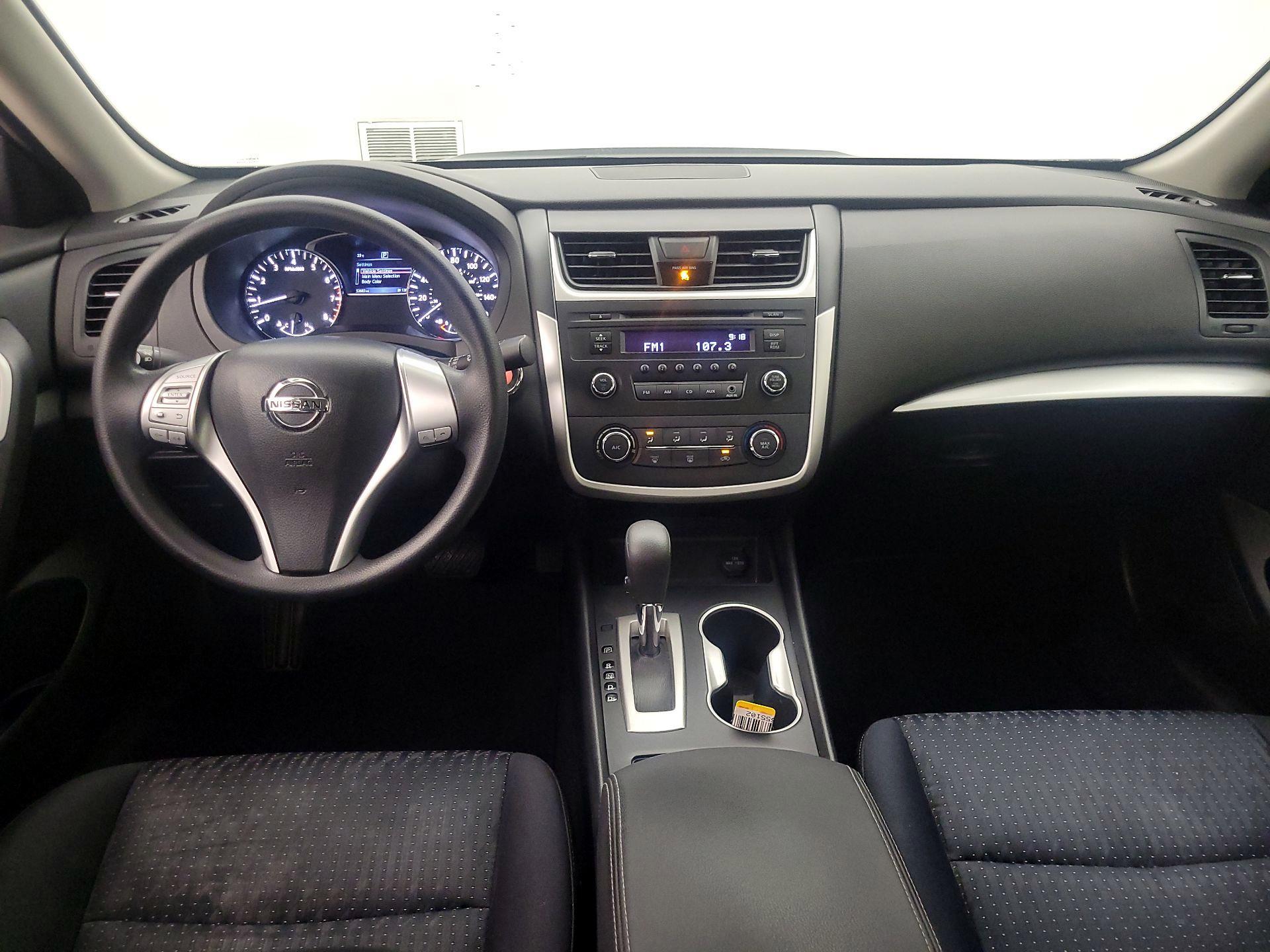 Thumbnail: 2016 Nissan Altima - 9