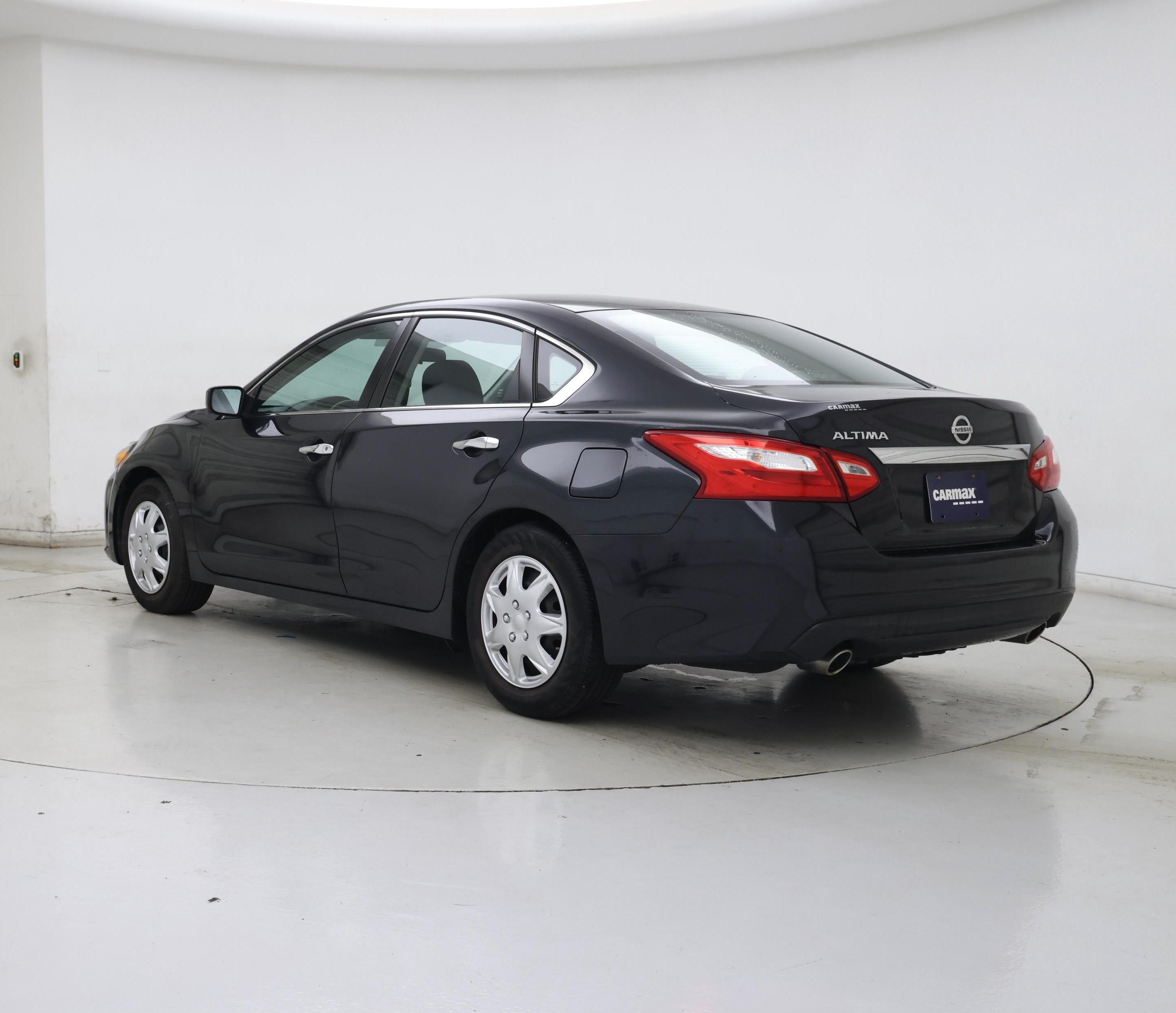 Thumbnail: 2016 Nissan Altima - 2