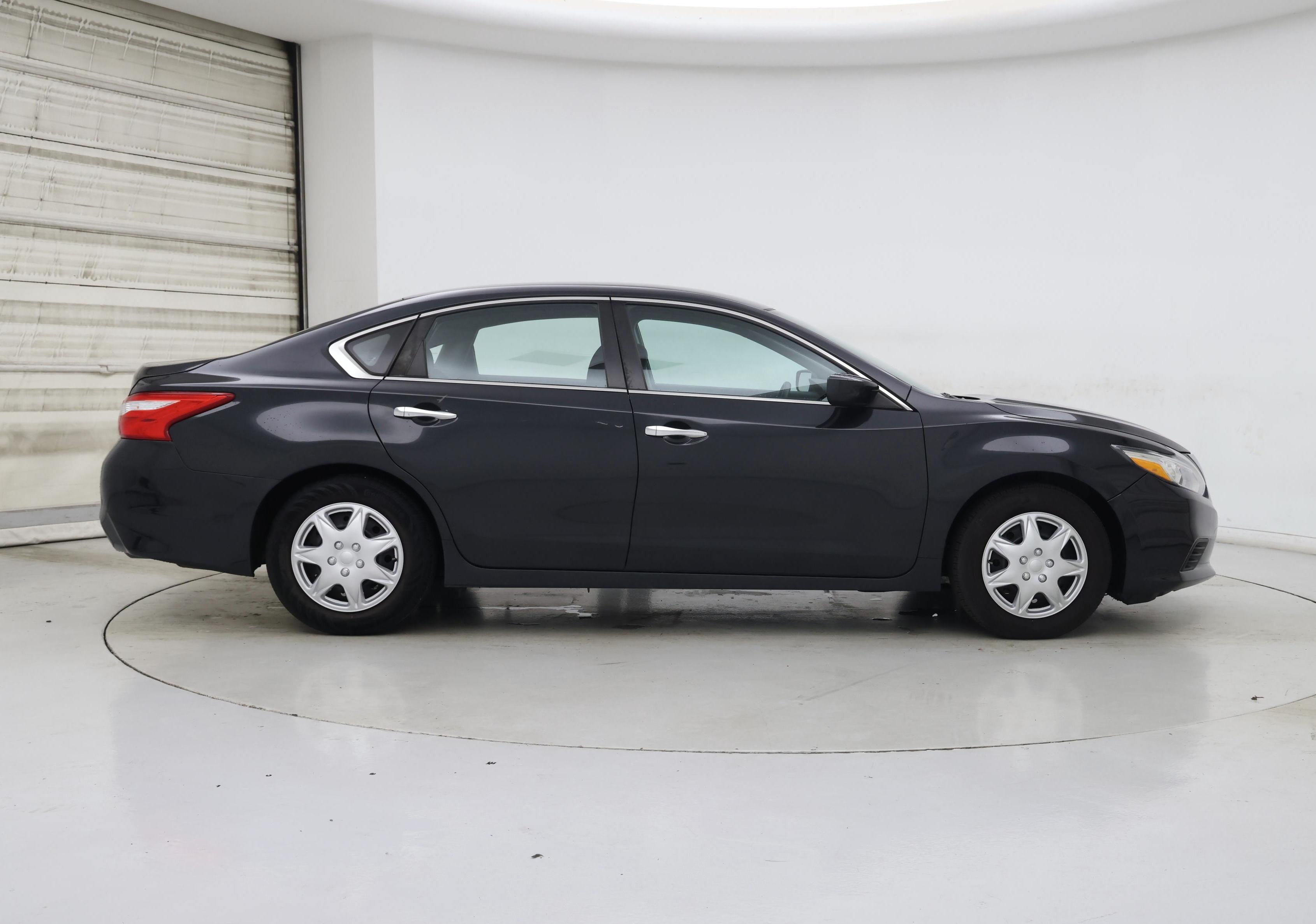 Thumbnail: 2016 Nissan Altima - 7